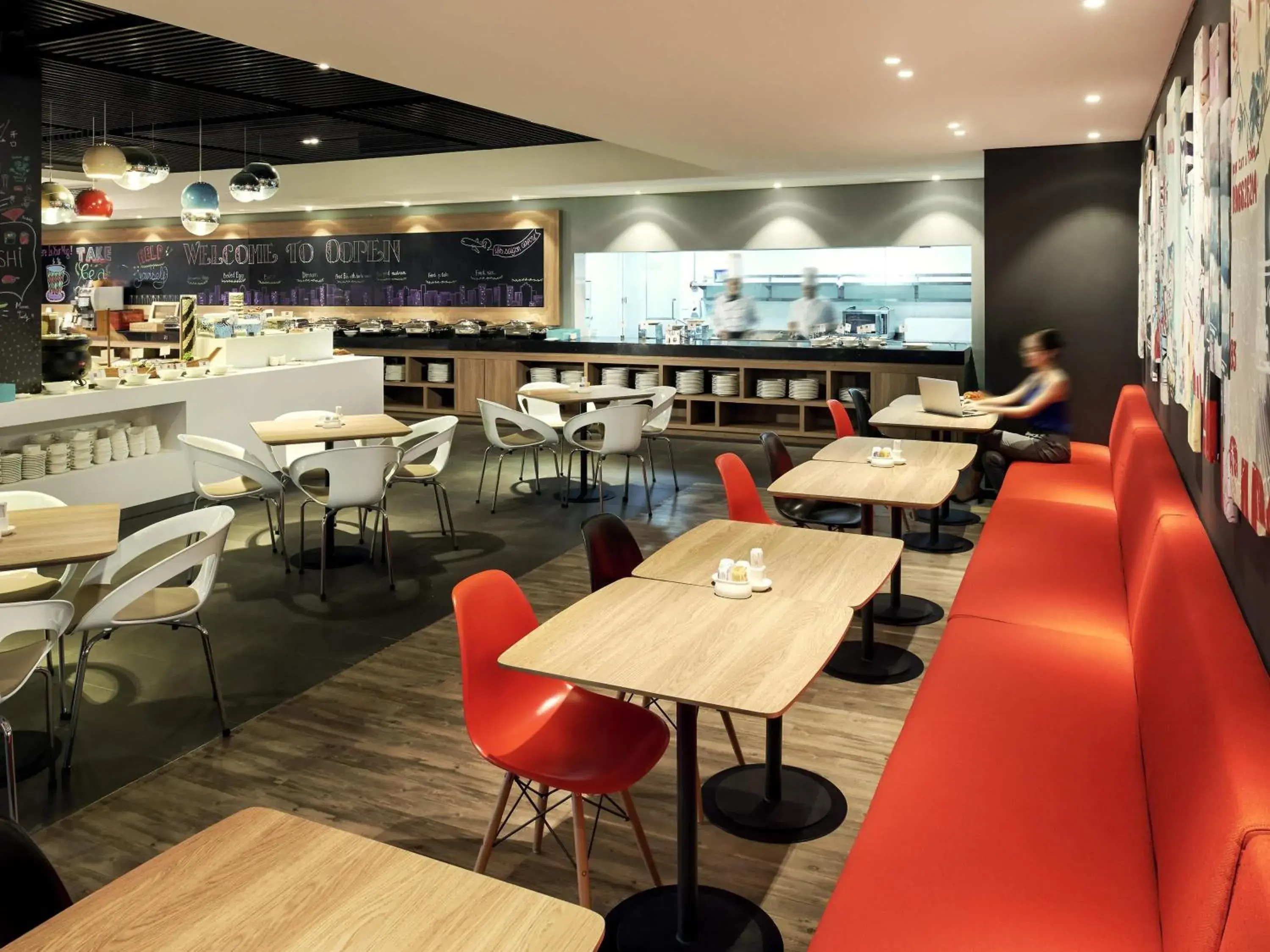 Restaurant/places to eat in Ibis Saigon Airport Restaurant/places to eat in Ibis Saigon Airport