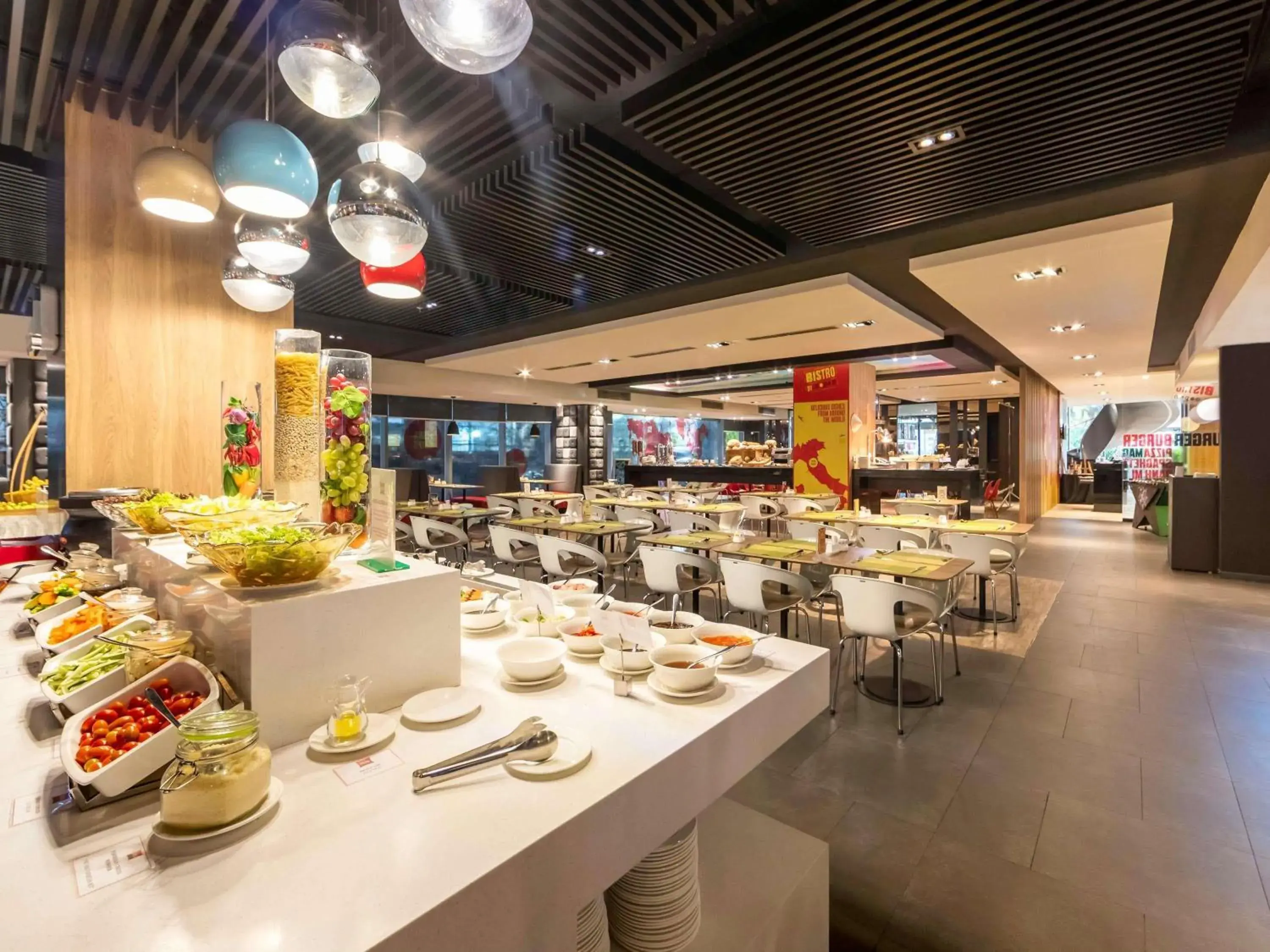 Restaurant/places to eat in Ibis Saigon Airport Restaurant/places to eat in Ibis Saigon Airport