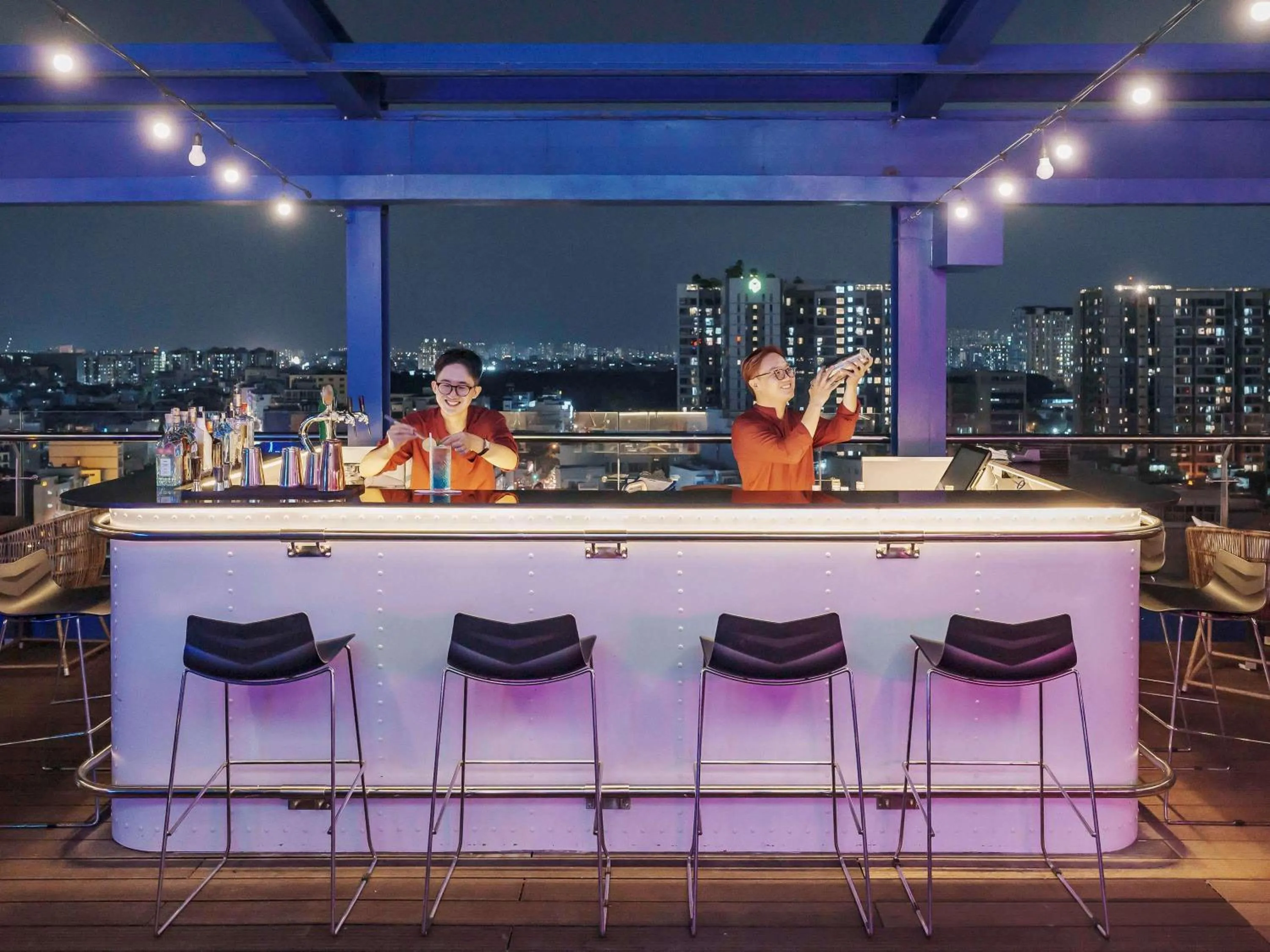 Lounge or bar in Ibis Saigon Airport