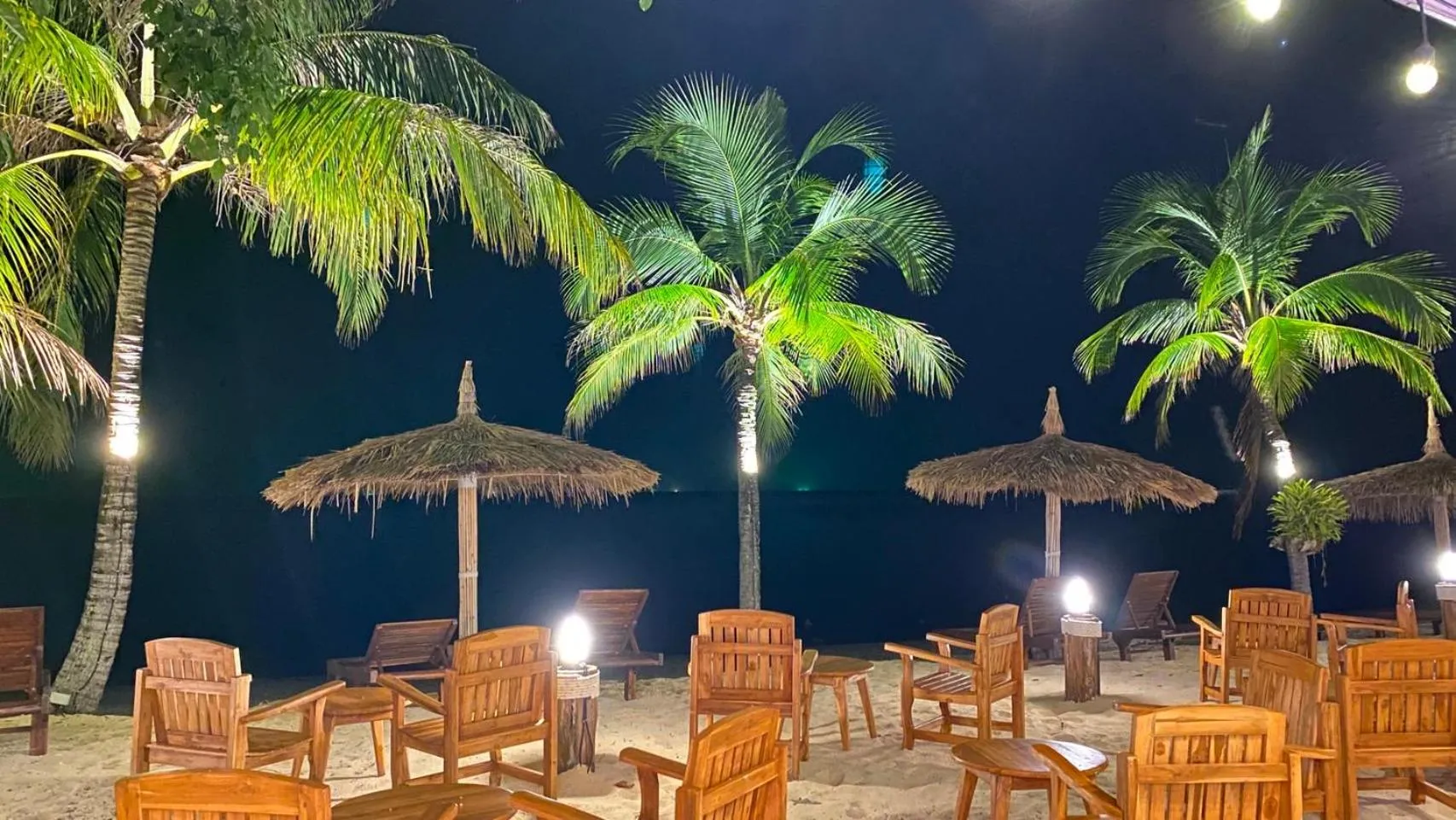 Beach in Koh Ngai Paradise Beach
