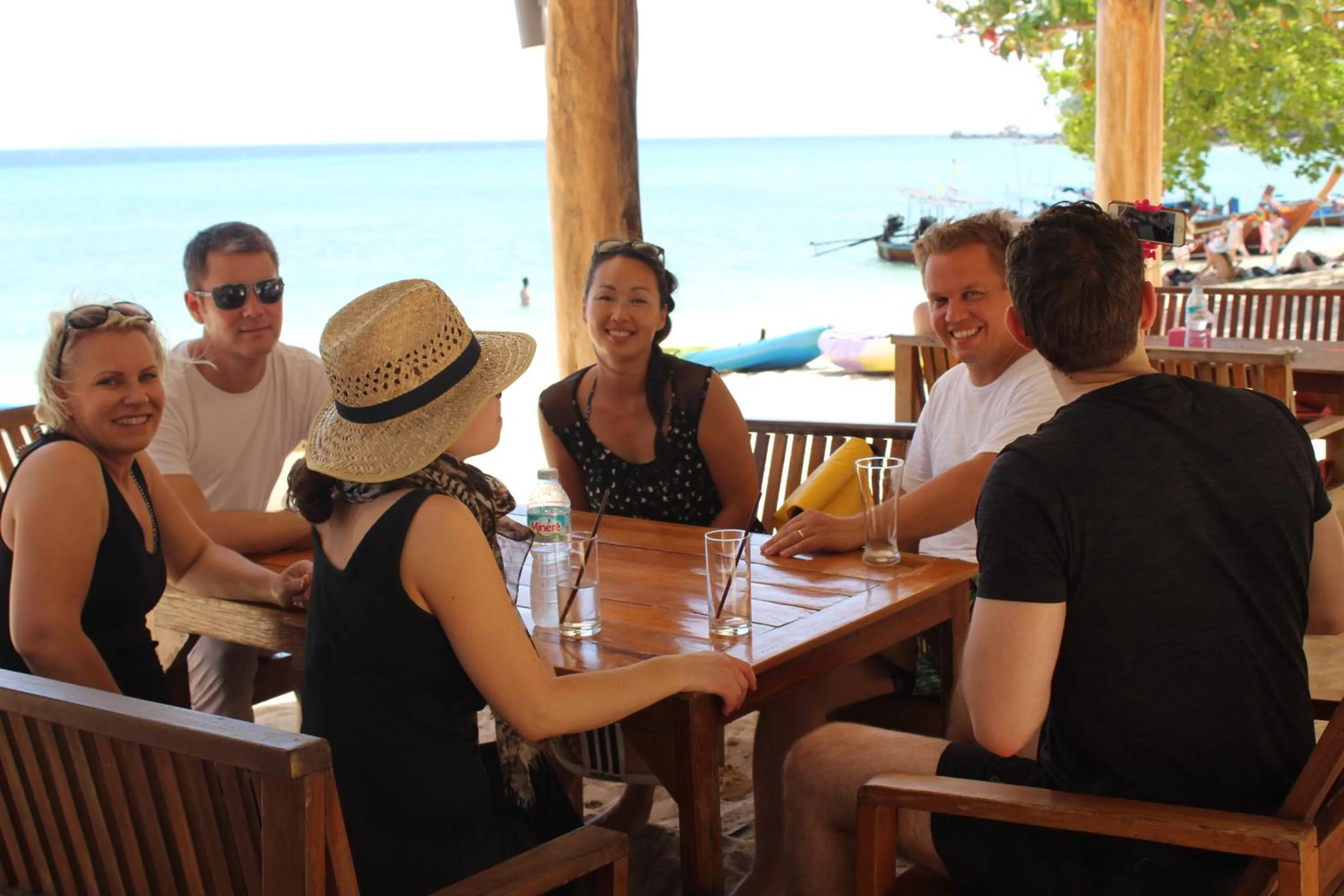 Restaurant/places to eat in Koh Ngai Paradise Beach