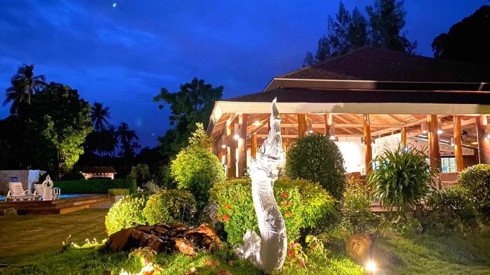 Swimming pool in Koh Ngai Paradise Beach