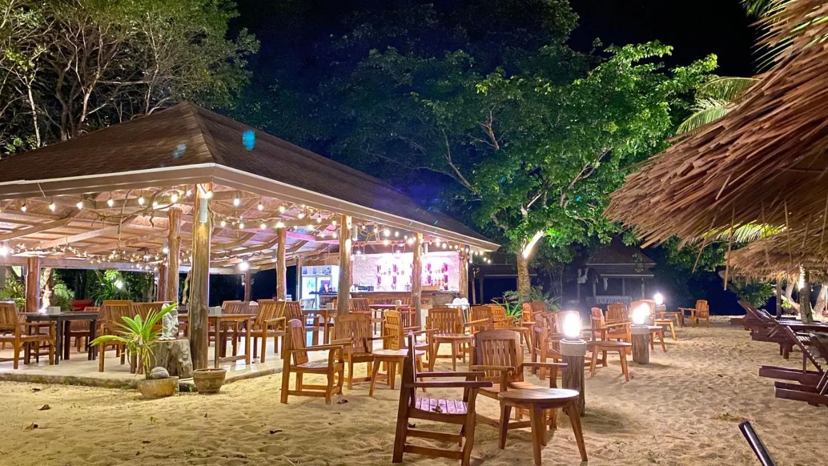 Lounge or bar in Koh Ngai Paradise Beach