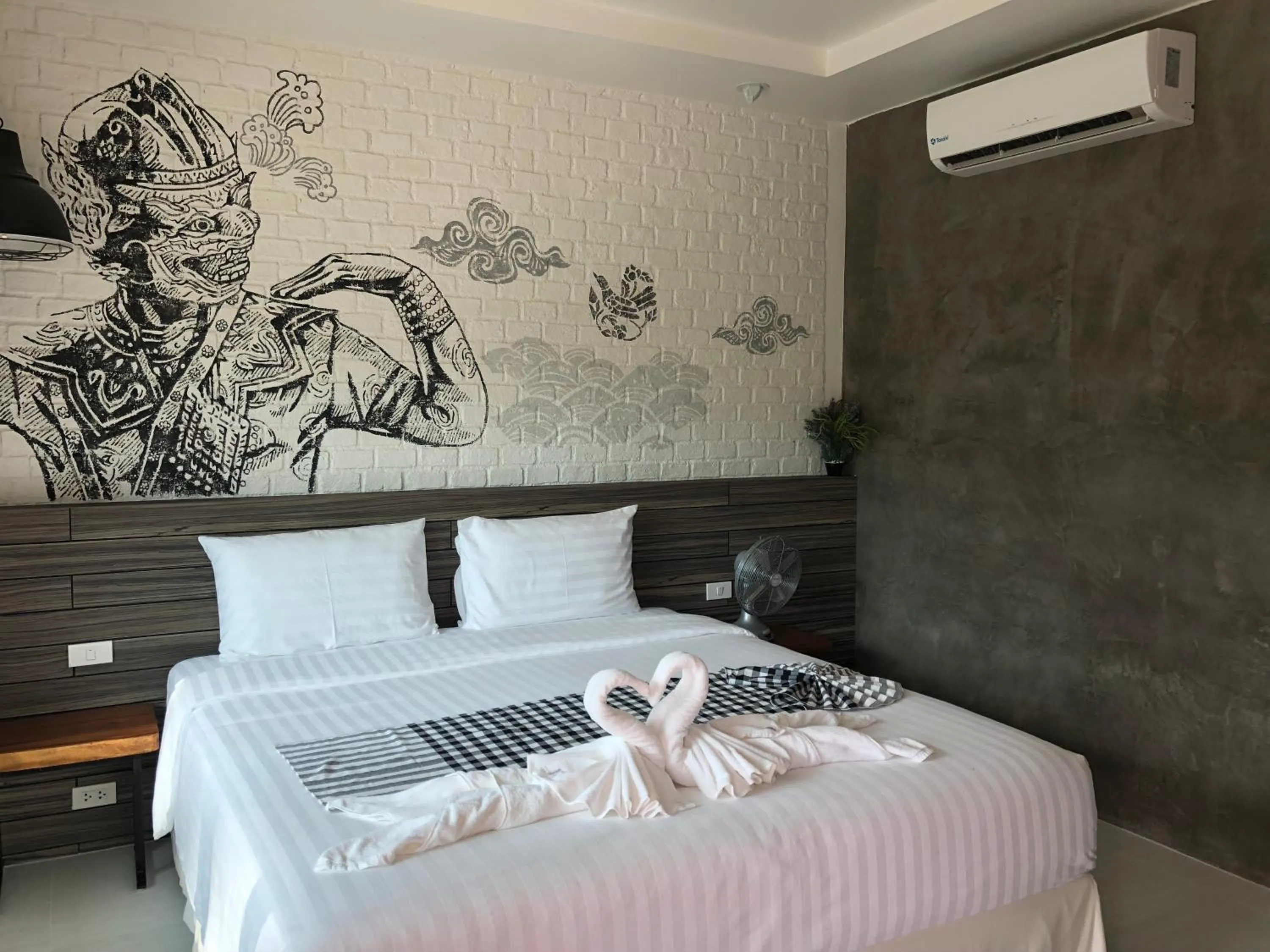 Bed in Koh Ngai Paradise Beach