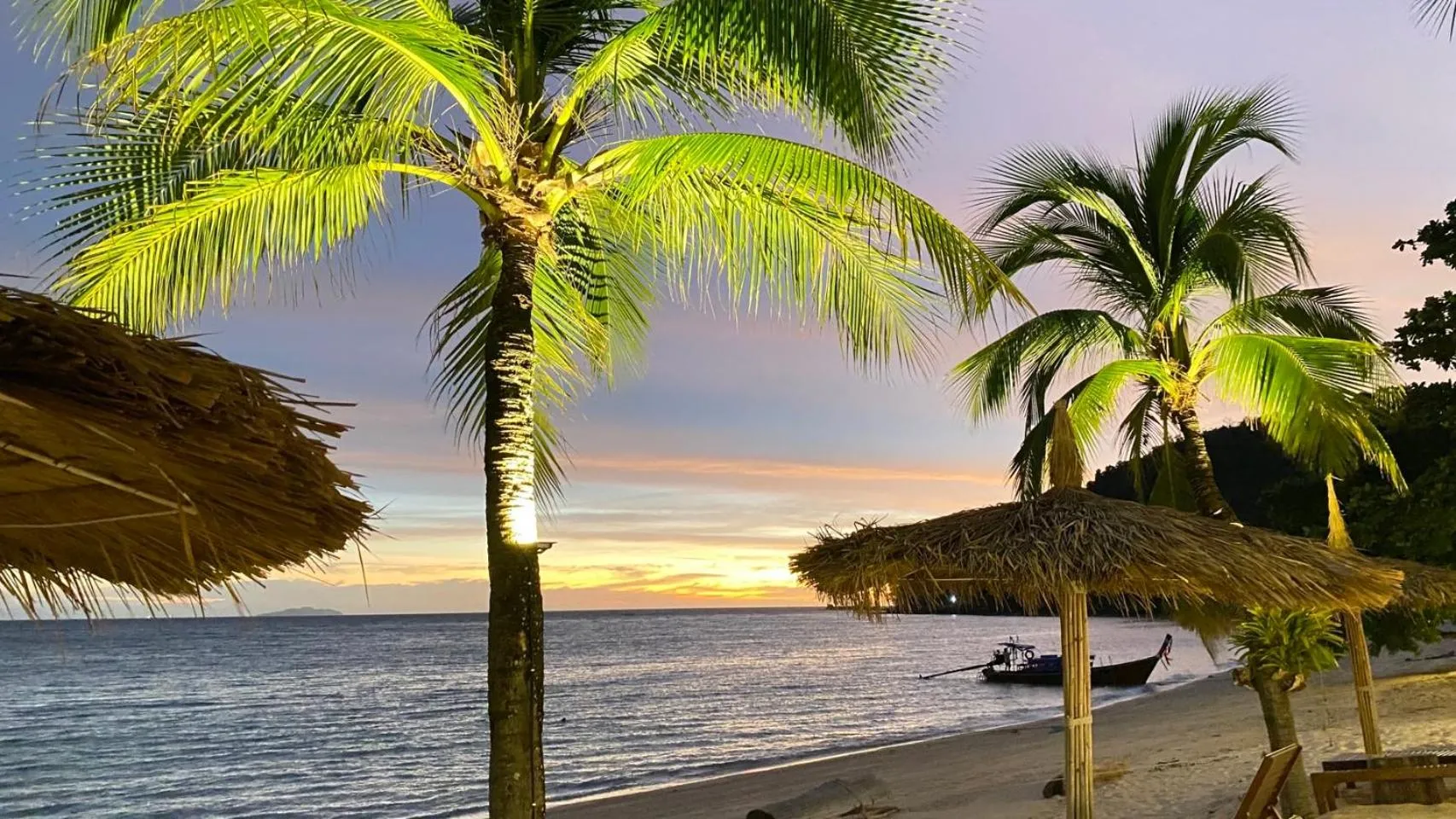 Lounge or bar in Koh Ngai Paradise Beach