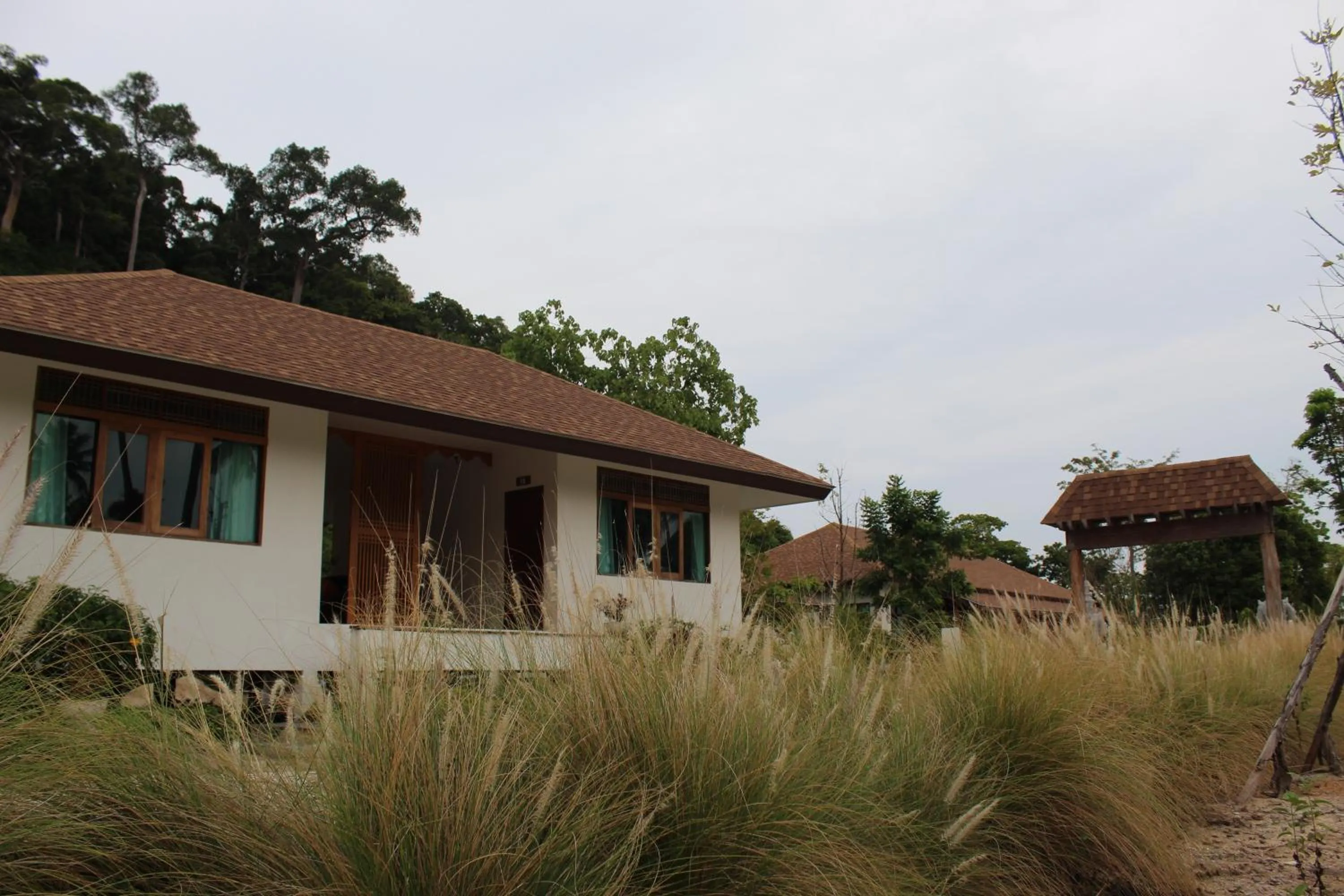Property building in Koh Ngai Paradise Beach
