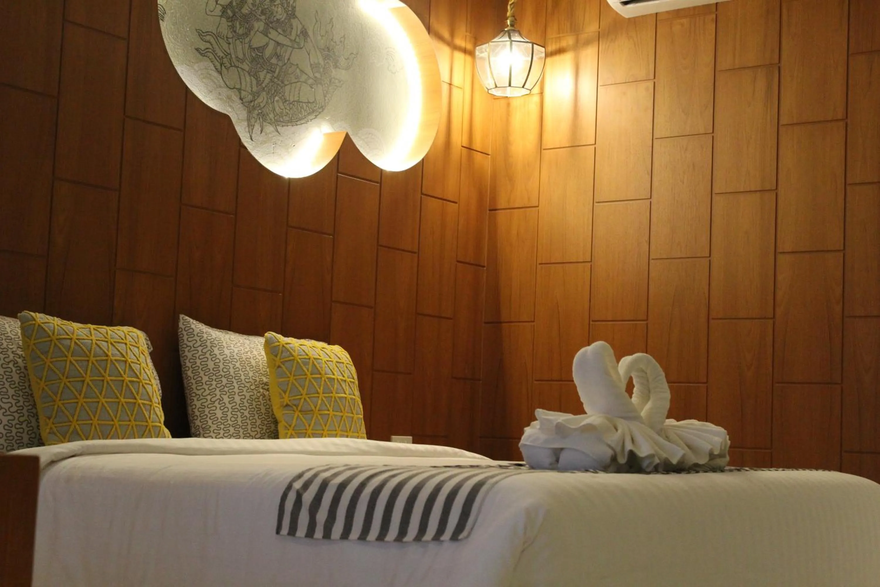 Bed in Koh Ngai Paradise Beach