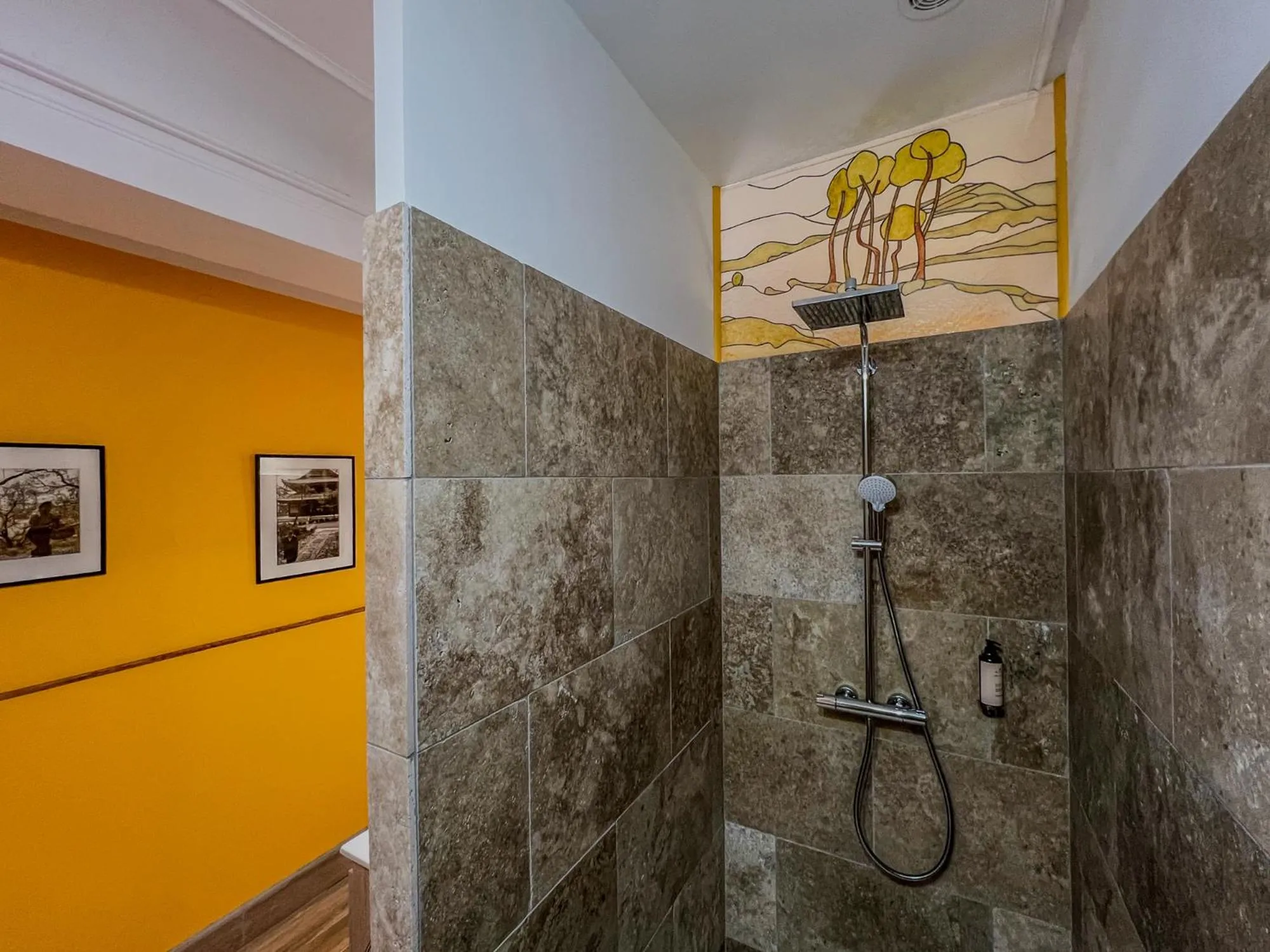 Shower in Hôtel d'Alibert
