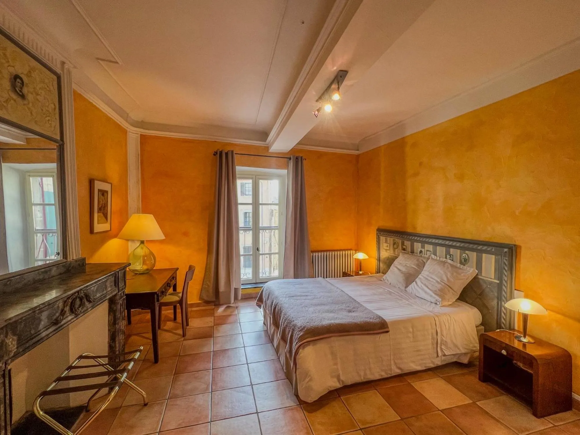 Bed in Hôtel d'Alibert