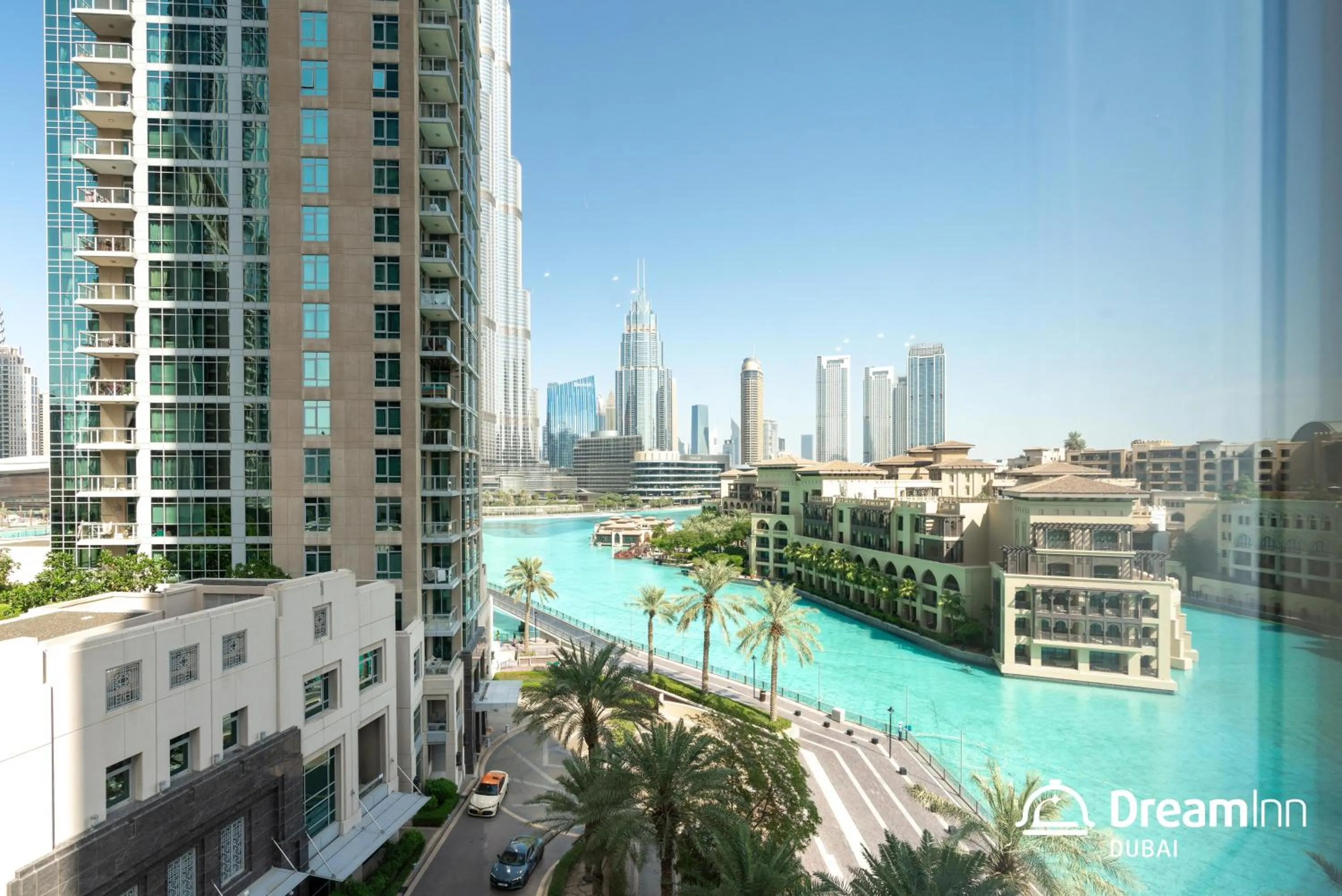 Day in Dream Inn Apartments - Burj Residences Burj Khalifa View