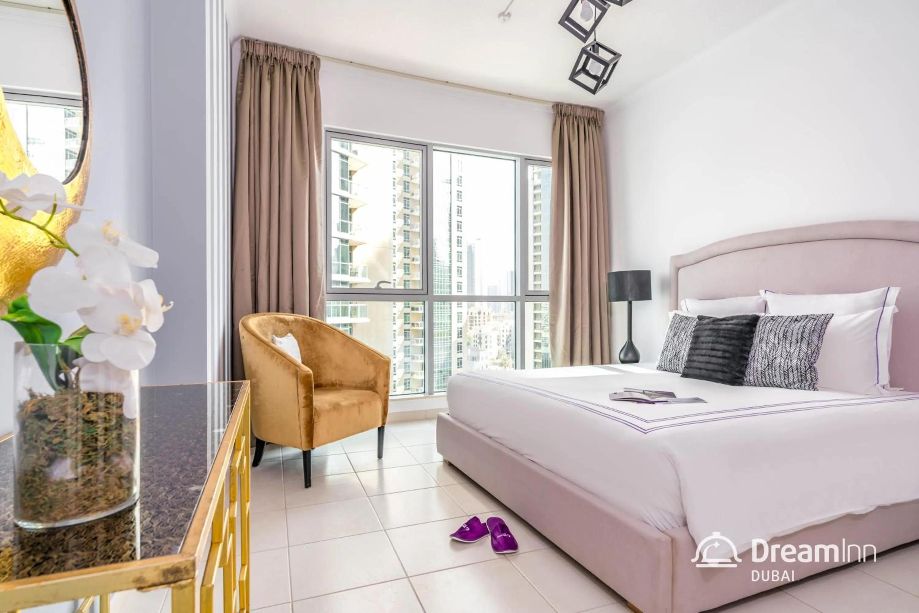 Bed in Dream Inn Apartments - Burj Residences Burj Khalifa View