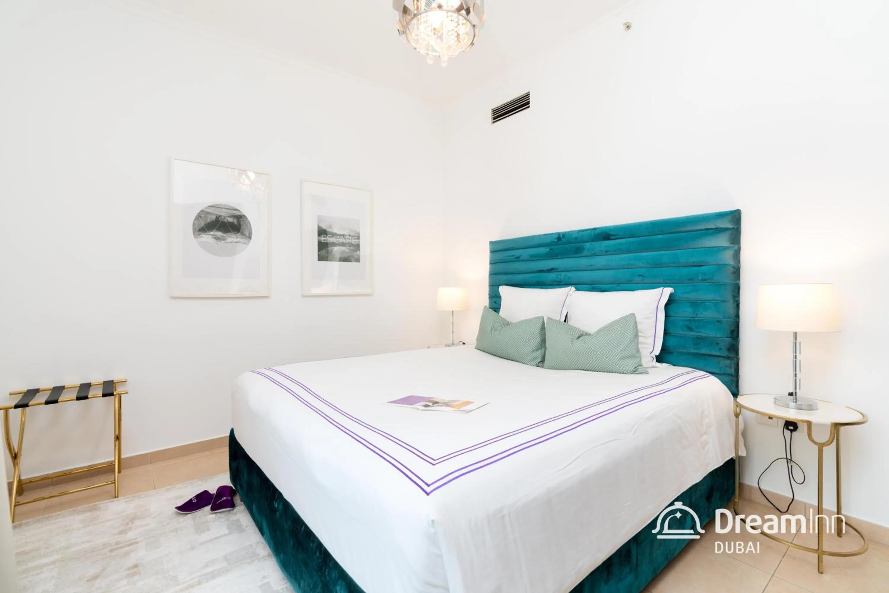Bed in Dream Inn Apartments - Burj Residences Burj Khalifa View