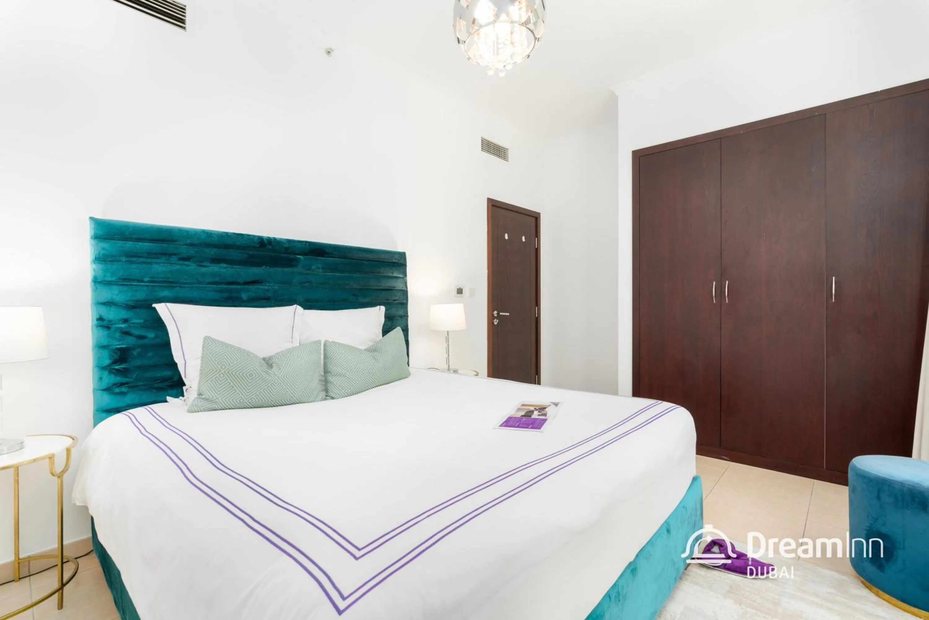 Bed in Dream Inn Apartments - Burj Residences Burj Khalifa View