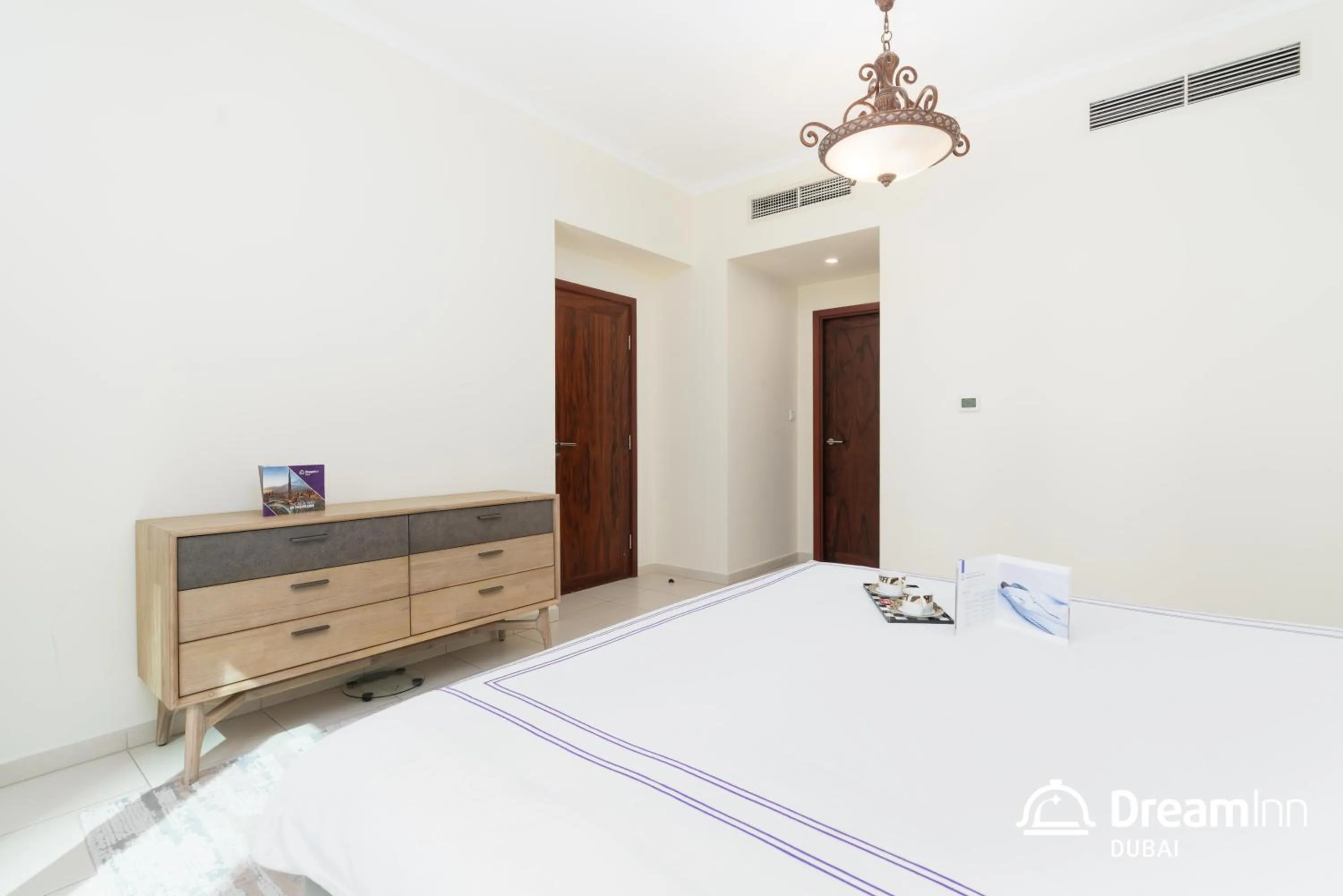 Bed in Dream Inn Apartments - Burj Residences Burj Khalifa View