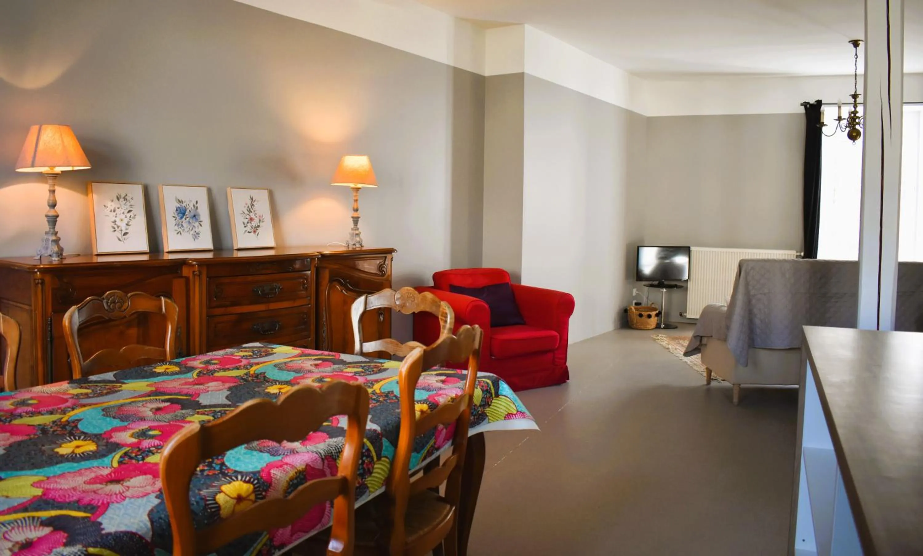 Seating area, Bed in Le Logis de Céline