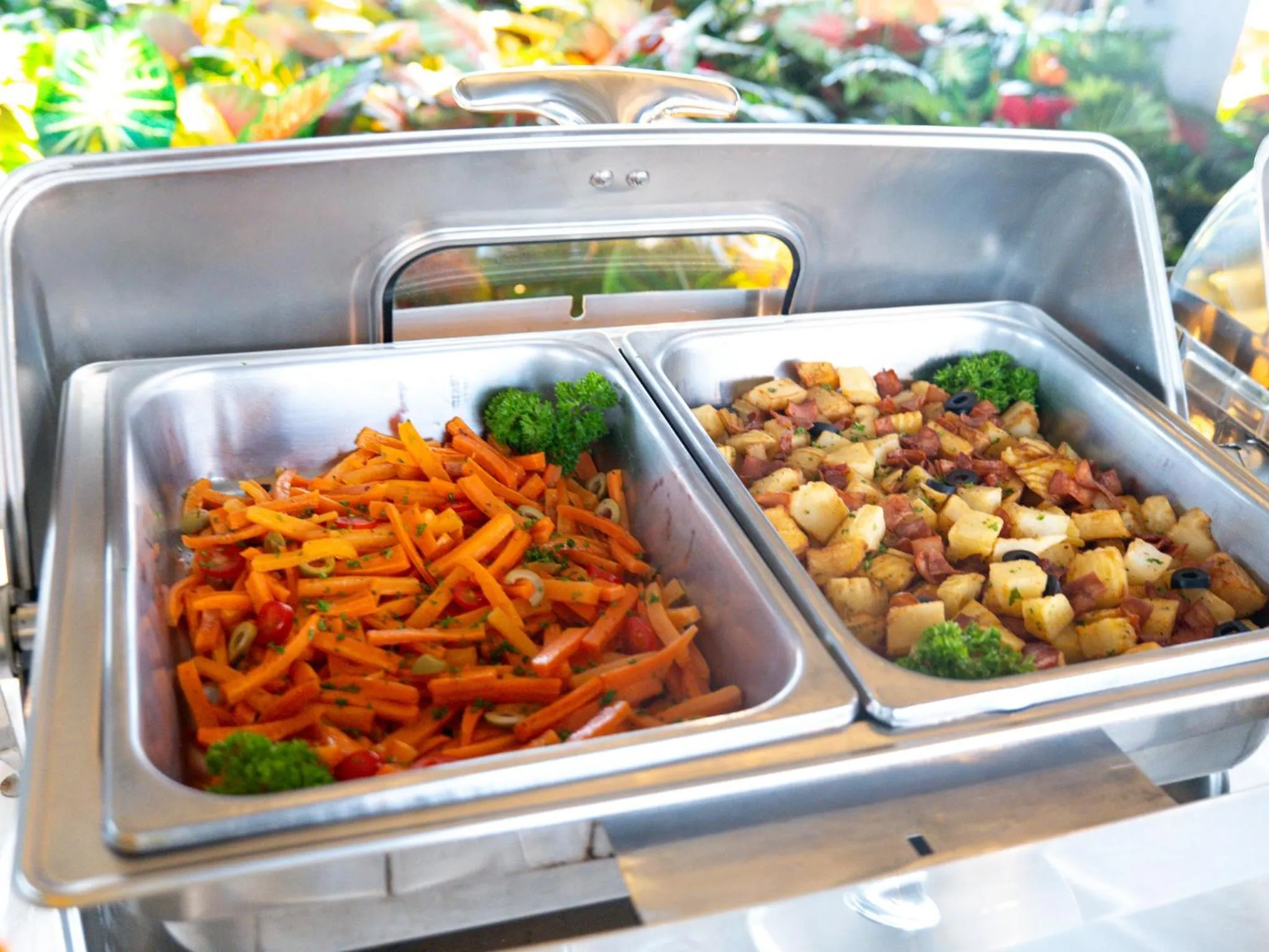 Restaurant/places to eat in Clarian Hotel Beach Patong