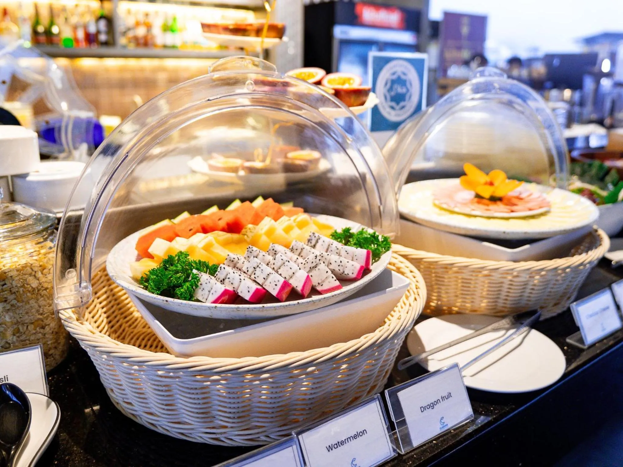 Restaurant/places to eat in Clarian Hotel Beach Patong