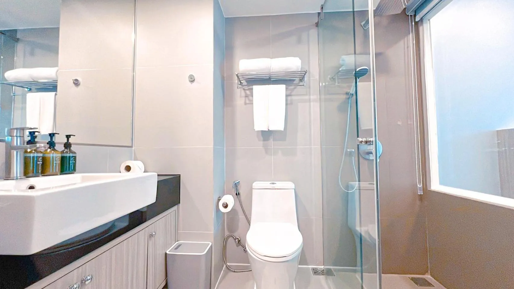 Shower in Clarian Hotel Beach Patong