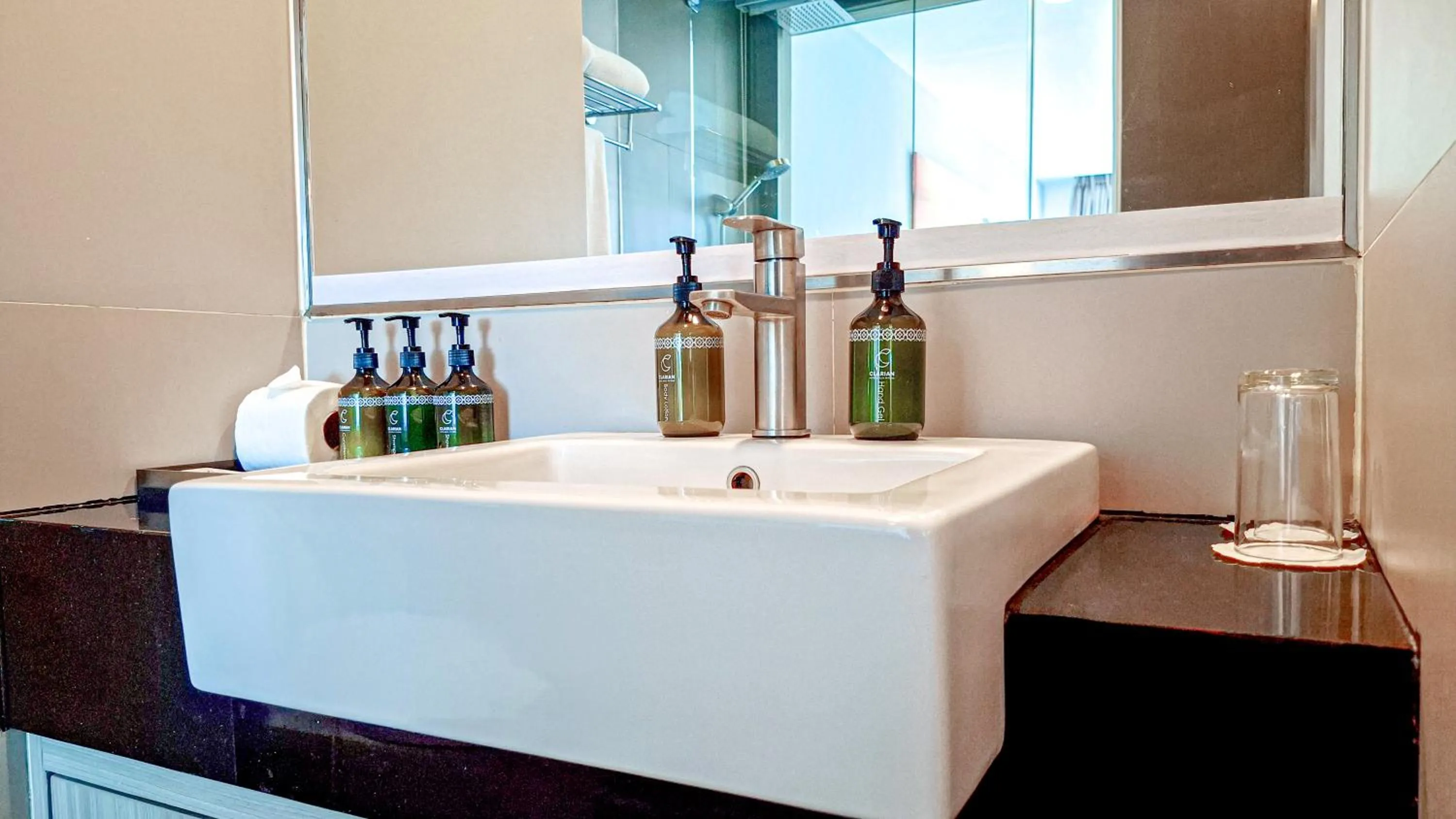 Shower in Clarian Hotel Beach Patong