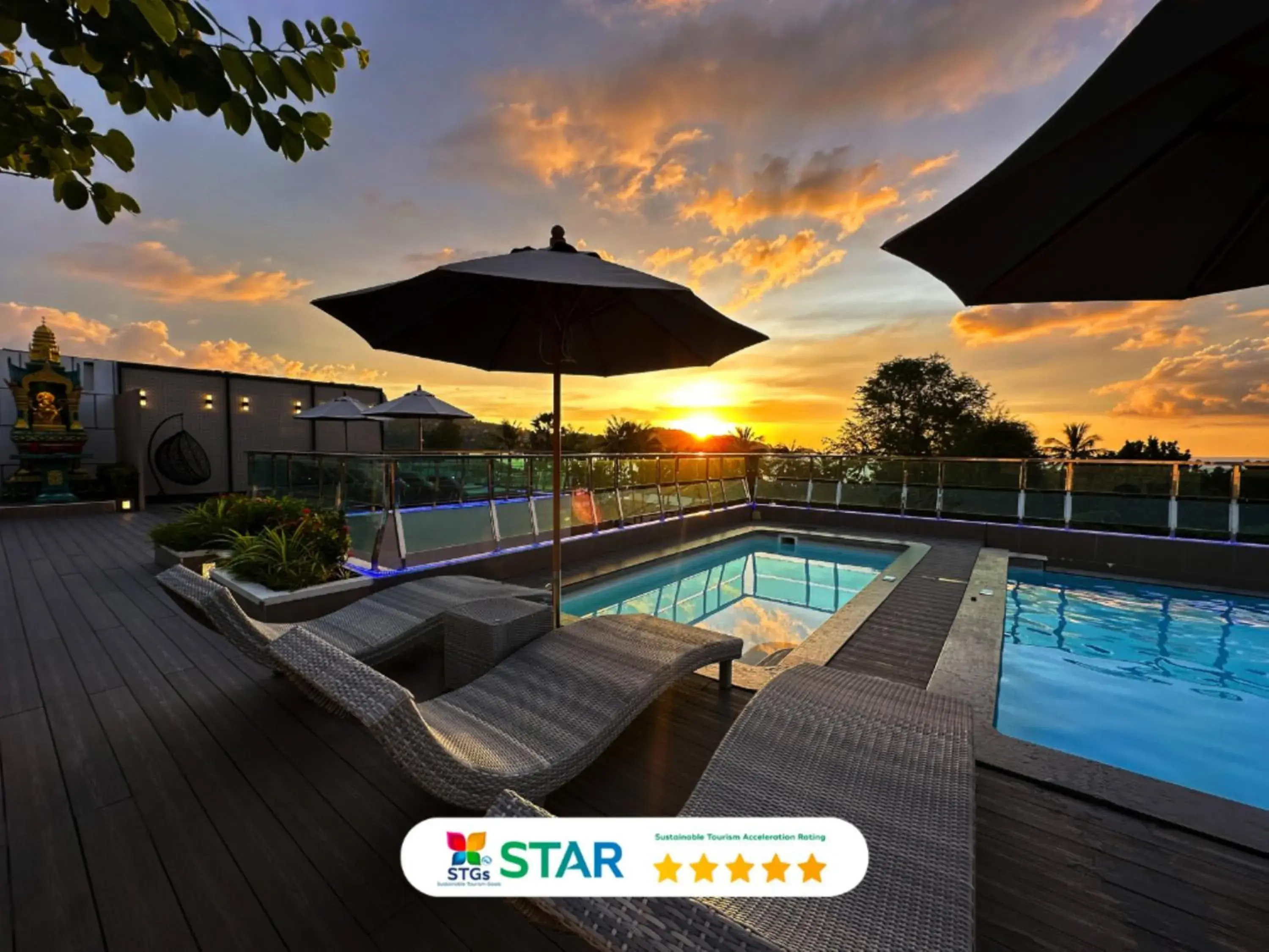 Pool view in Clarian Hotel Beach Patong Pool view in Clarian Hotel Beach Patong