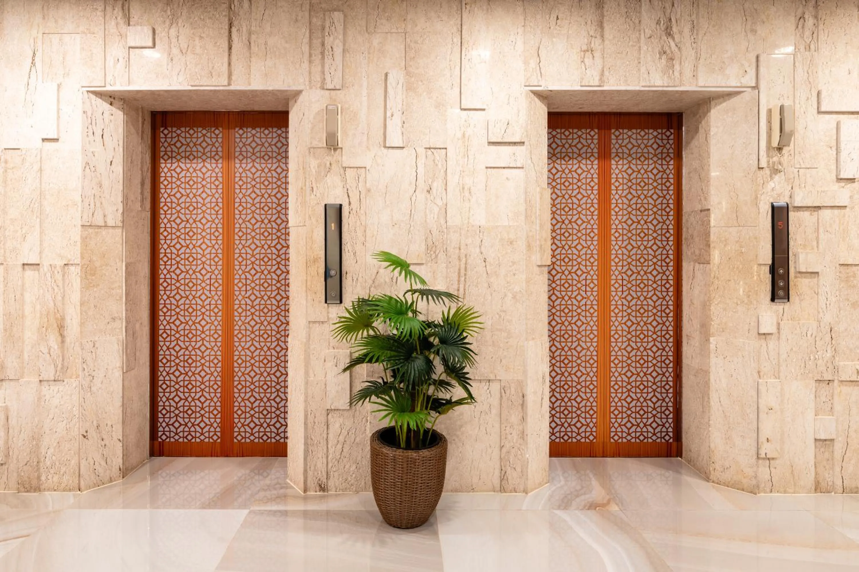 elevator in Clarian Hotel Beach Patong