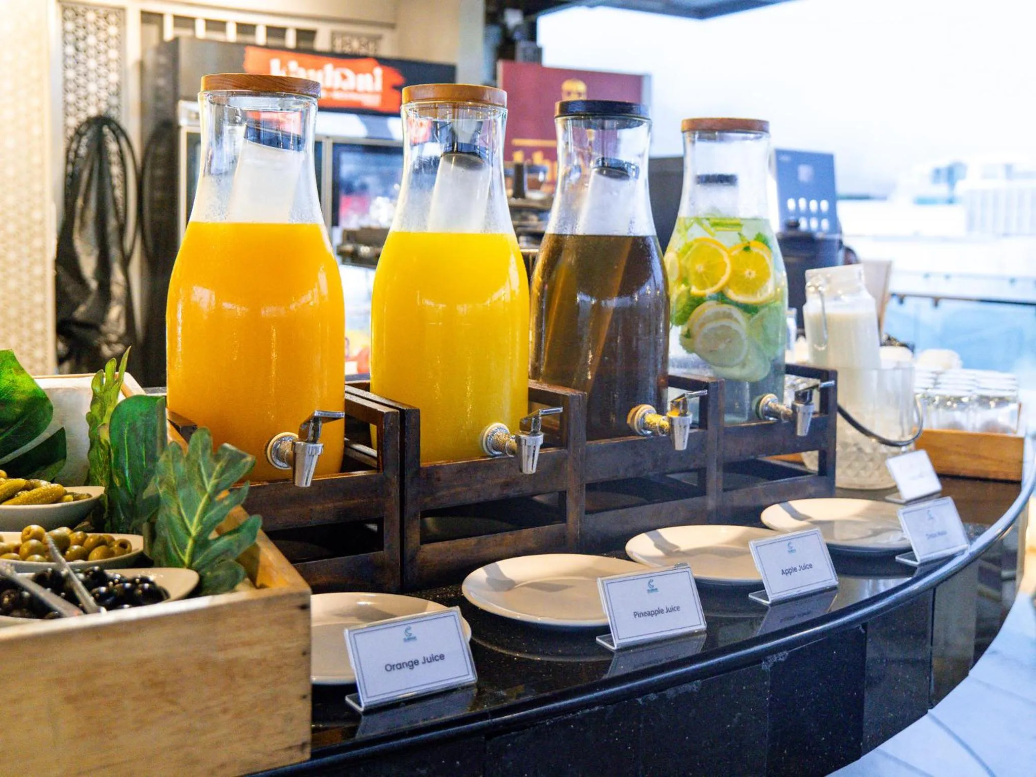 Restaurant/places to eat in Clarian Hotel Beach Patong