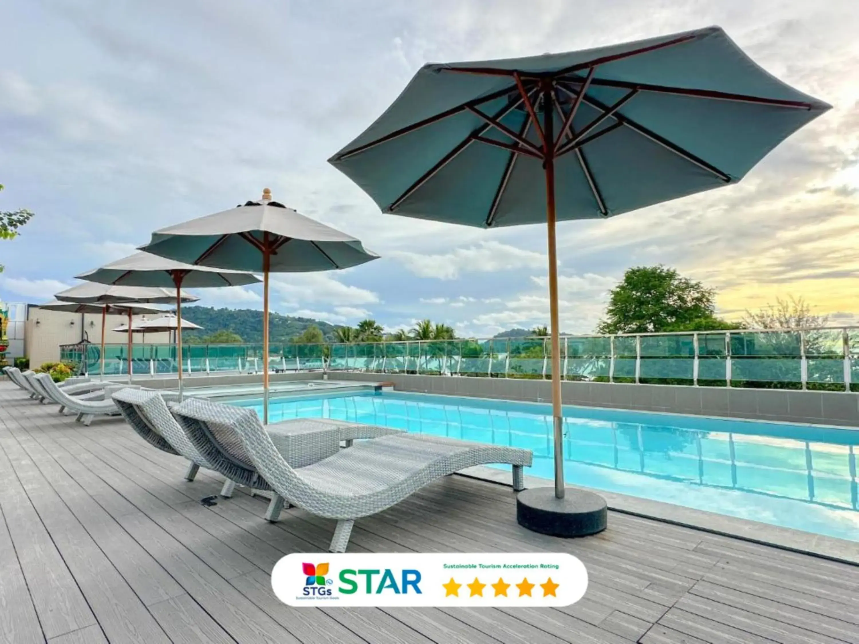 Swimming pool in Clarian Hotel Beach Patong Swimming pool in Clarian Hotel Beach Patong