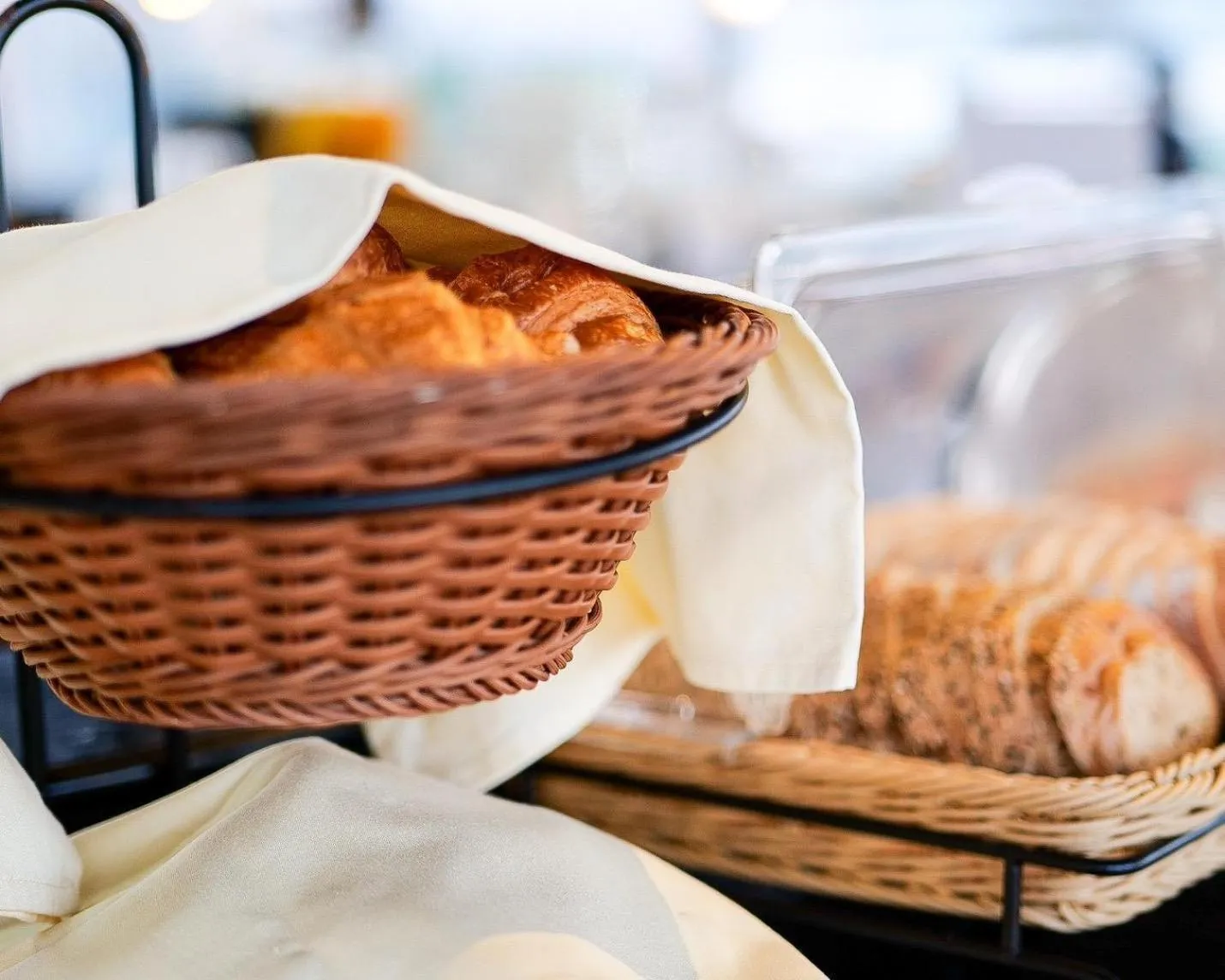 Restaurant/places to eat in Clarian Hotel Beach Patong