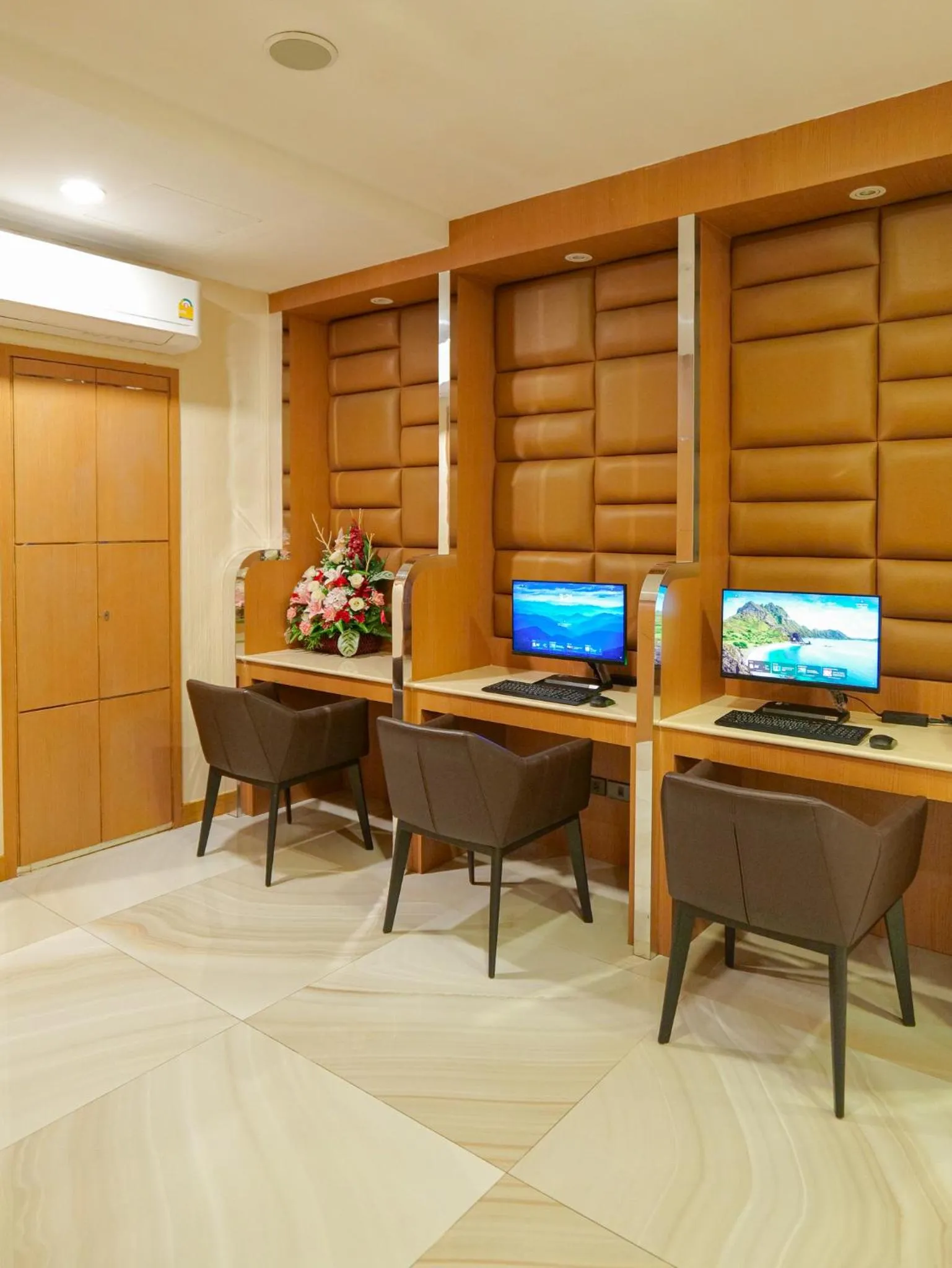 Business facilities in Clarian Hotel Beach Patong