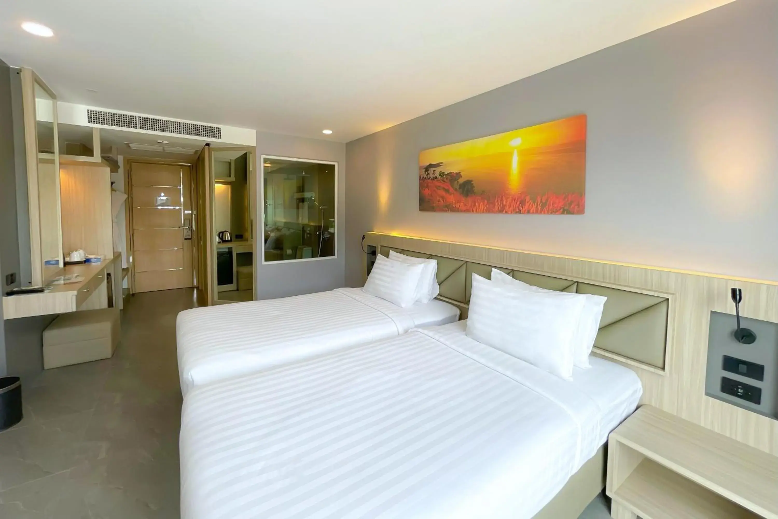 Premium Superior Twin Room in Clarian Hotel Beach Patong Premium Superior Twin Room in Clarian Hotel Beach Patong