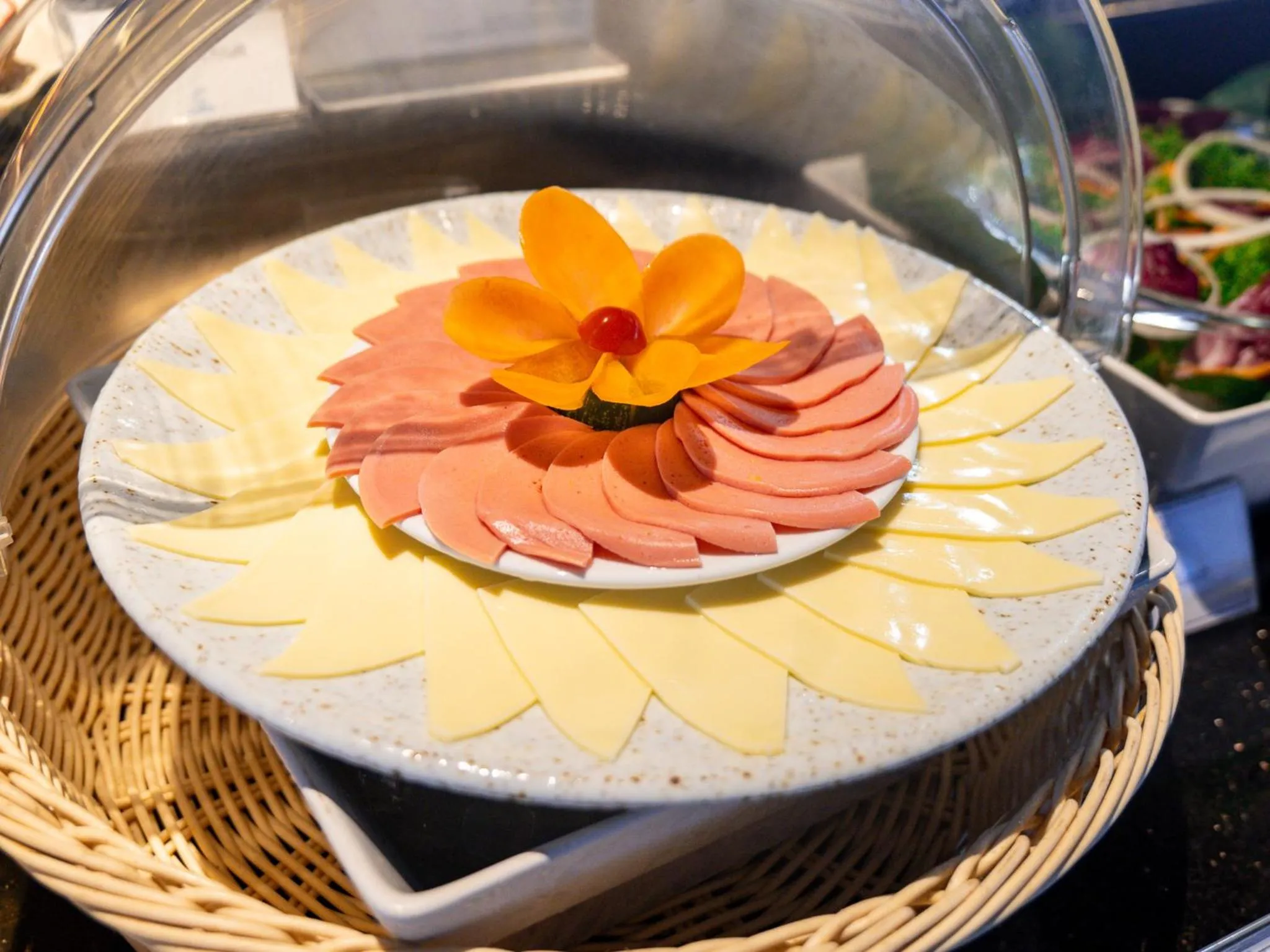 Restaurant/places to eat in Clarian Hotel Beach Patong