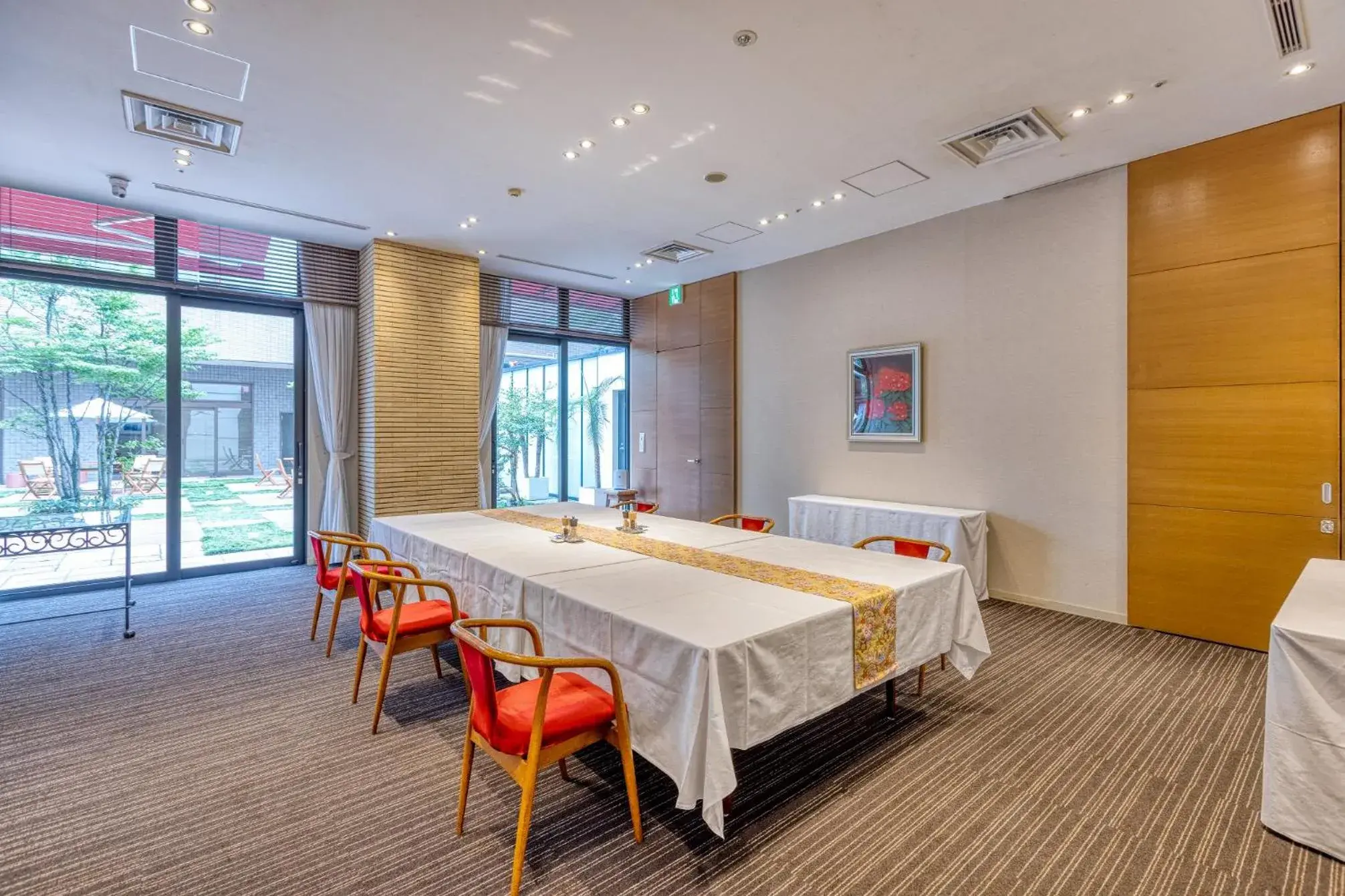 Restaurant/places to eat in Hotel Grand Fuji Restaurant/places to eat in Hotel Grand Fuji