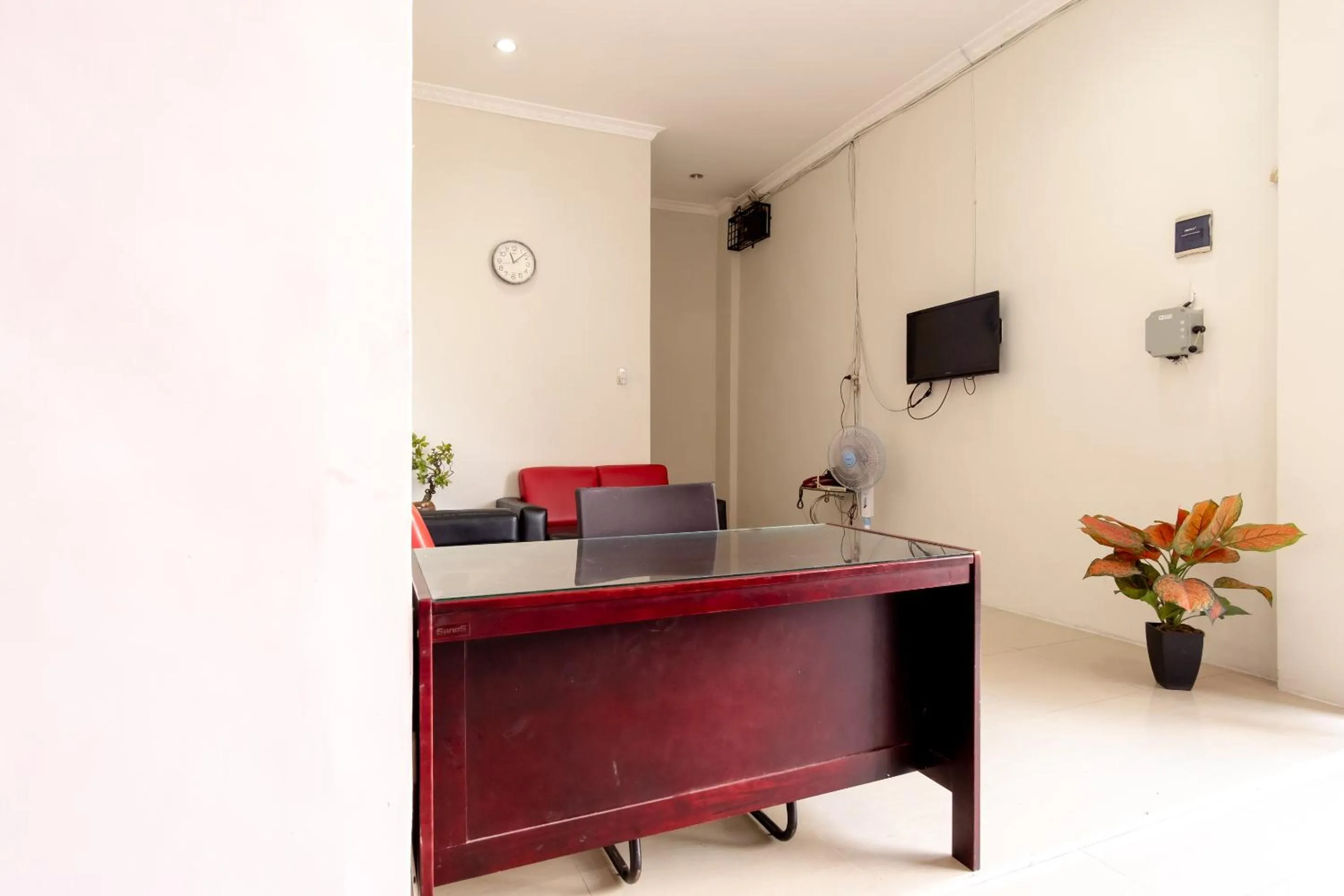 Lobby or reception in Vandolia Guest House Medan RedPartner