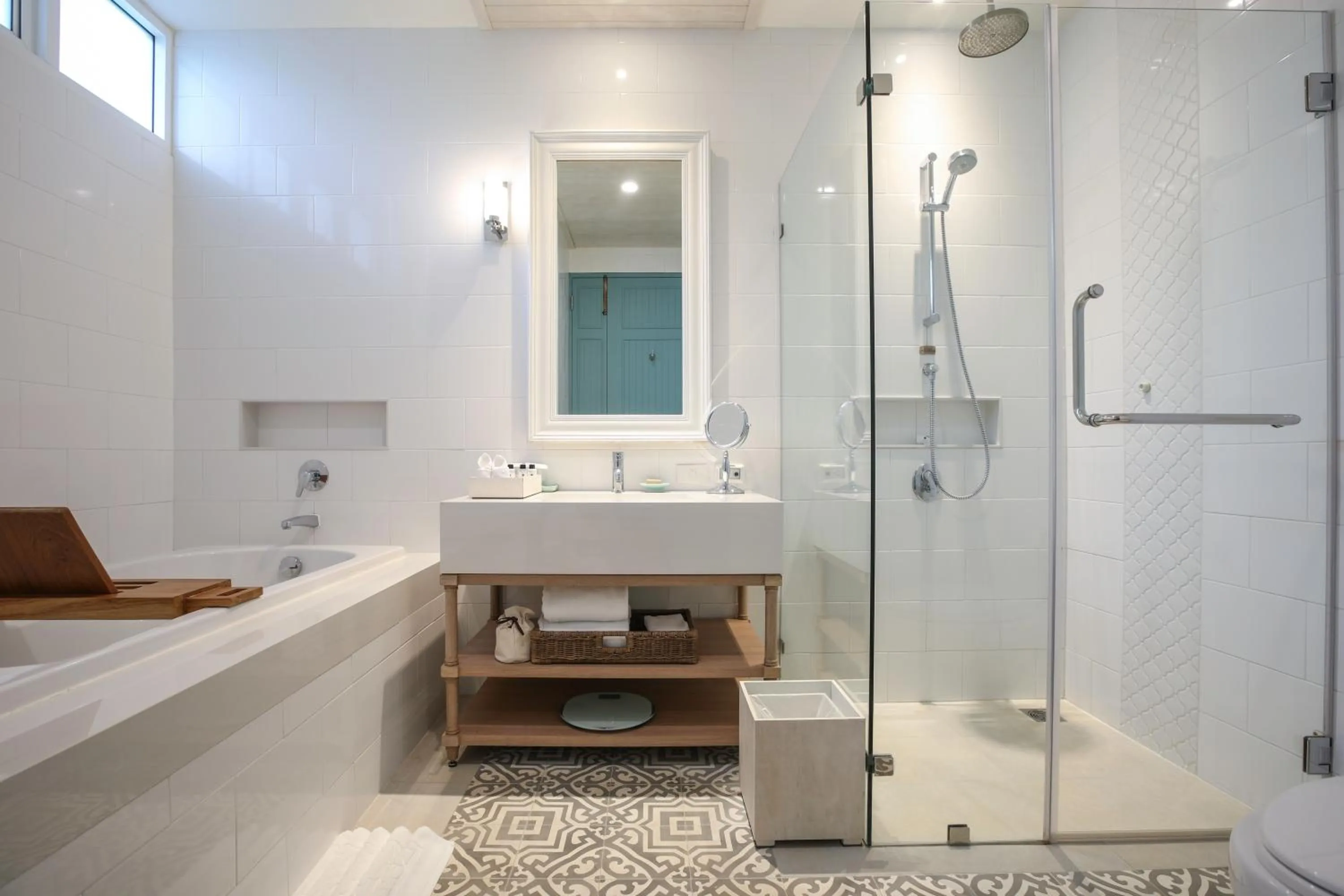 Shower in Cape Kudu Hotel, Koh Yao Noi