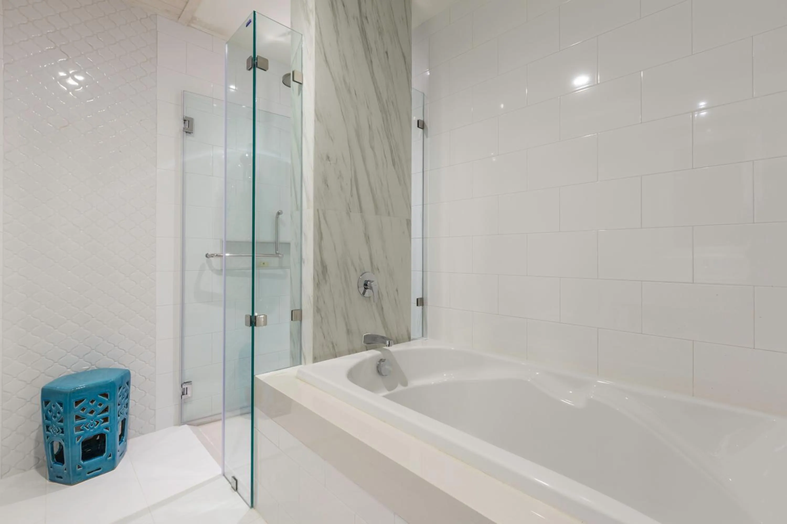 Shower in Cape Kudu Hotel, Koh Yao Noi