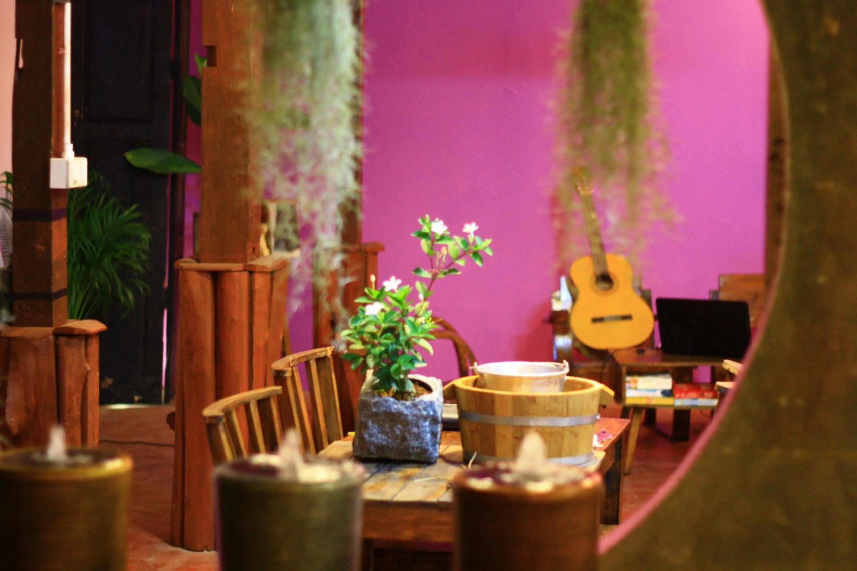 Restaurant/places to eat in Paapu House