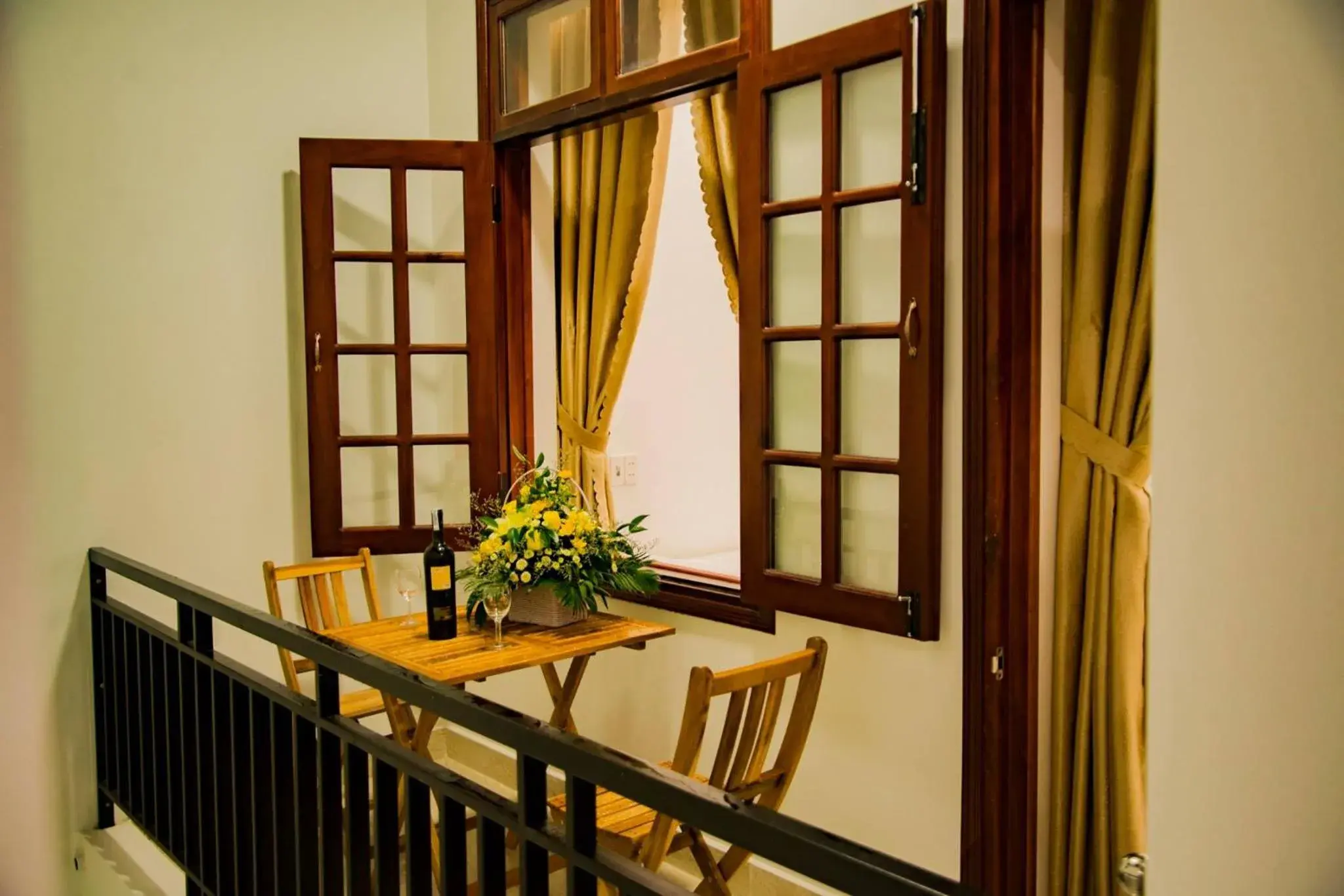 King Room with Balcony in Mi Kha Homestay King Room with Balcony in Mi Kha Homestay