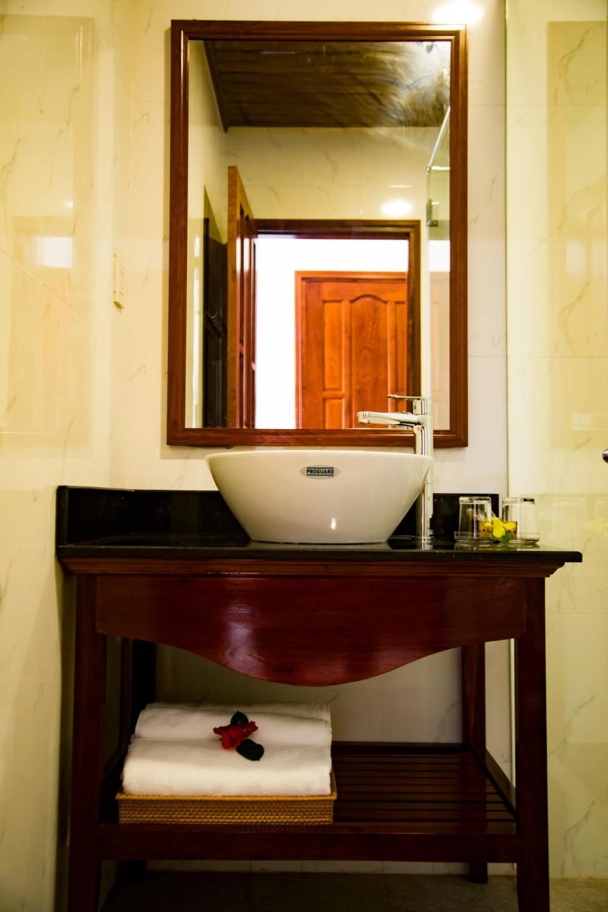 Bathroom in Mi Kha Homestay