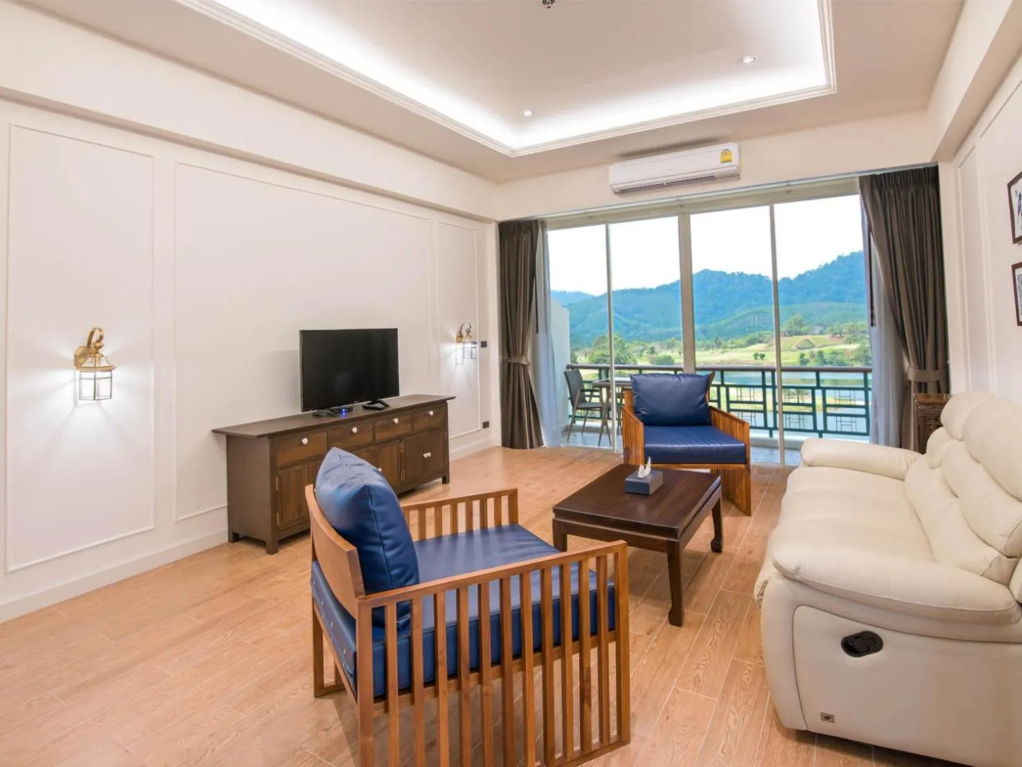 TV and multimedia in Katathong Golf Resort & Spa