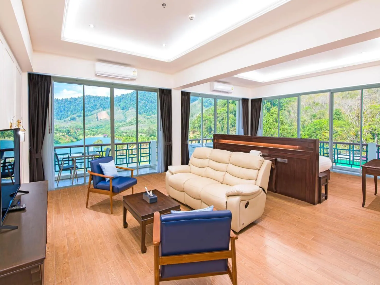 Living room in Katathong Golf Resort & Spa