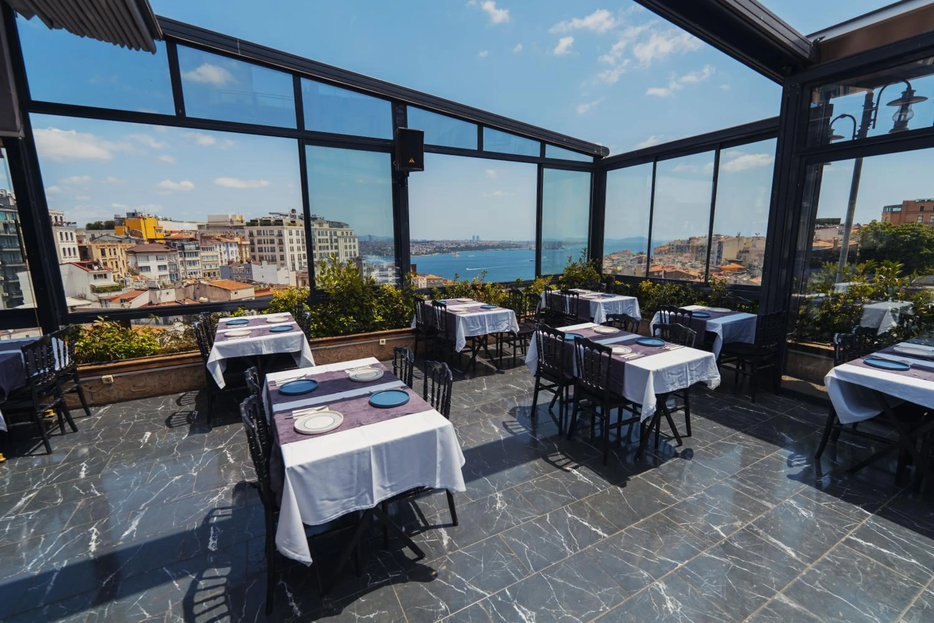Restaurant/places to eat in Trip Bosphorus Taksim Hotel