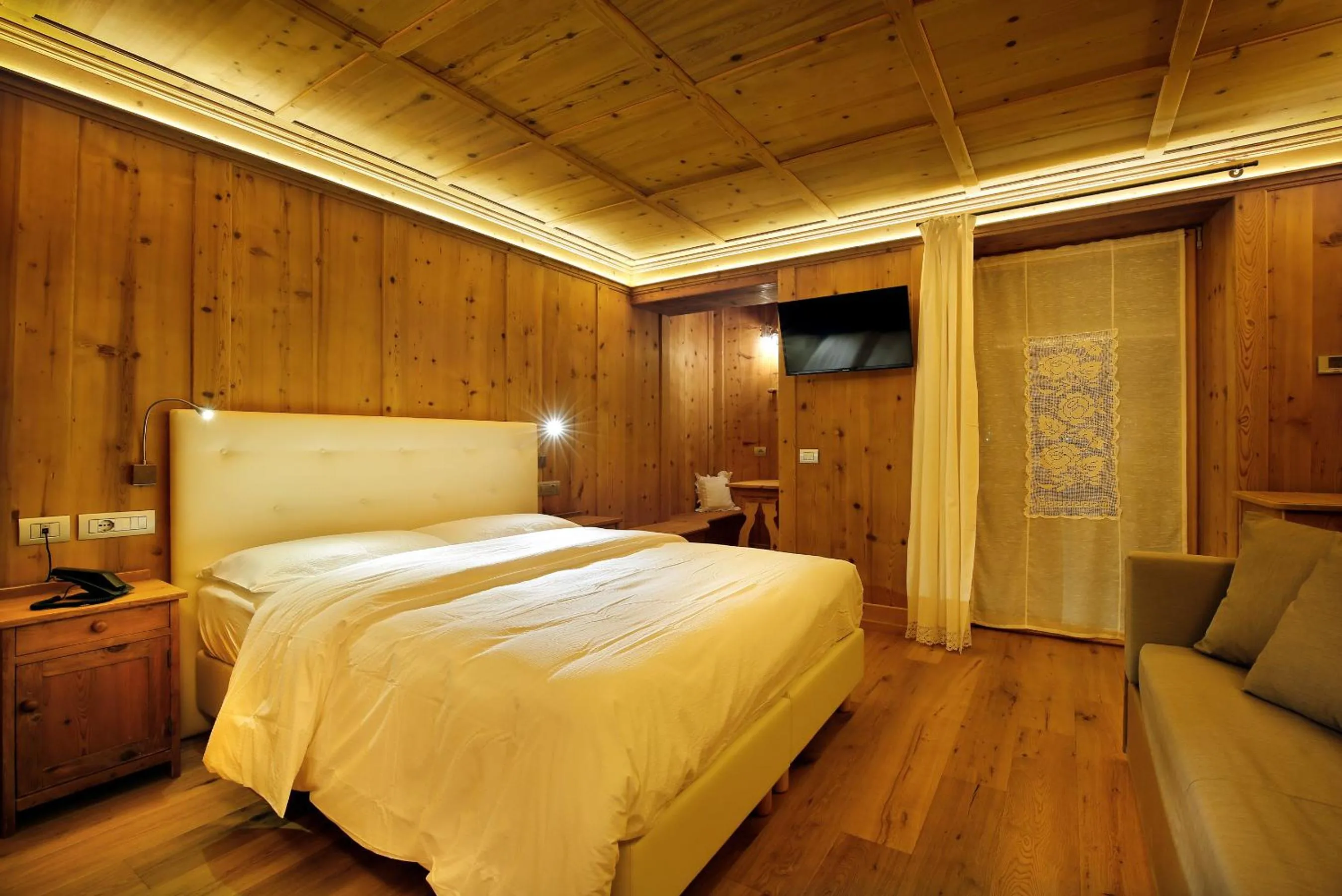 Photo of the whole room, Bed in Albergo Garnì Antico Mas del Medico