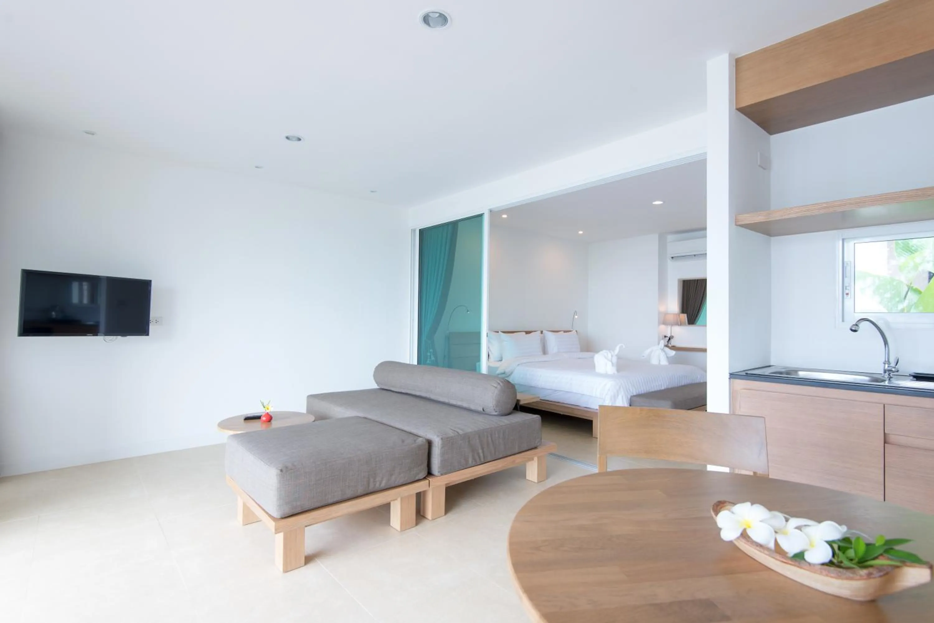 Living room, Bed in SEAnery Beach Resort