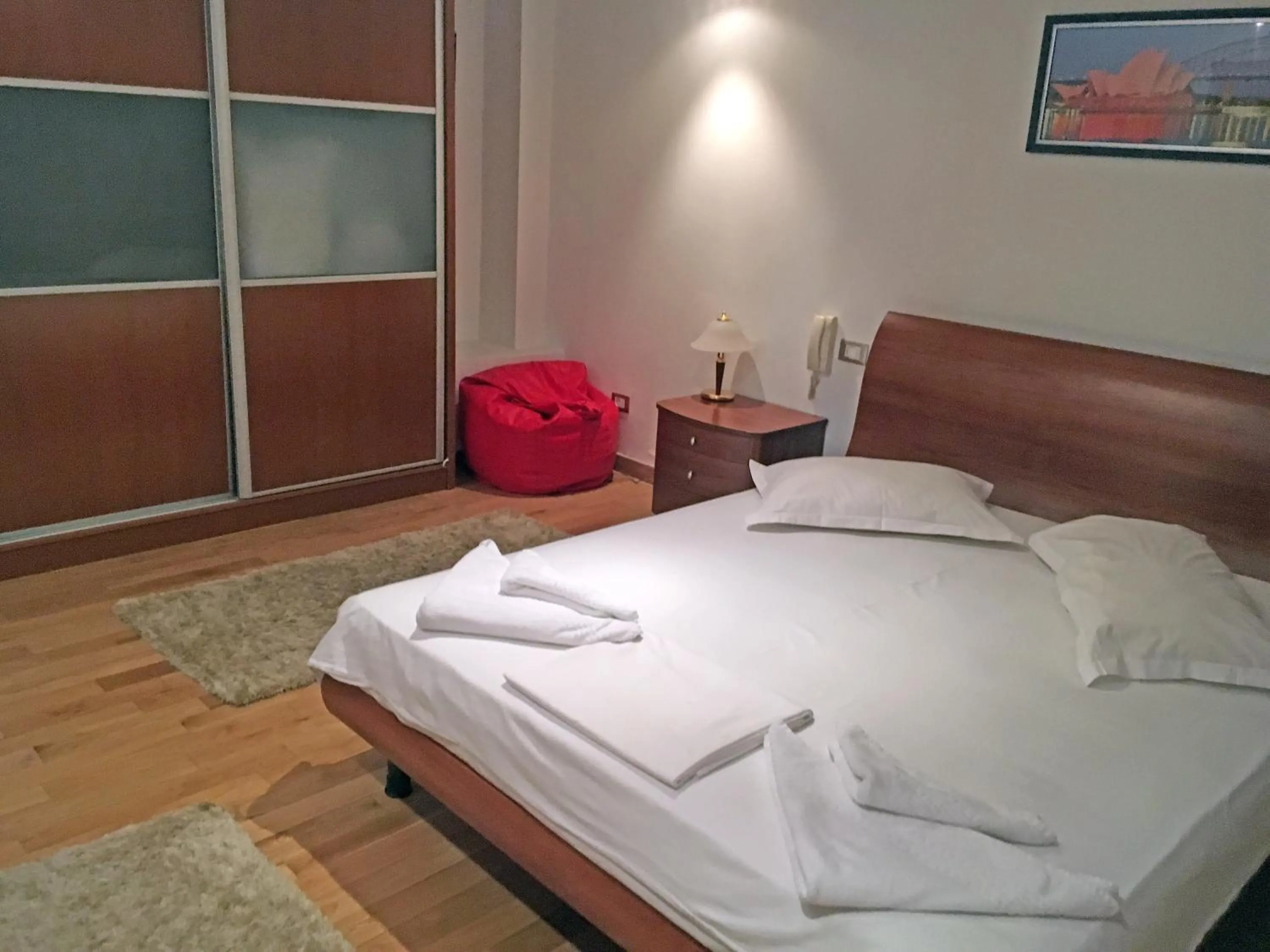 Standard One-Bedroom Apartment in Bucharest Last Minute Accommodation