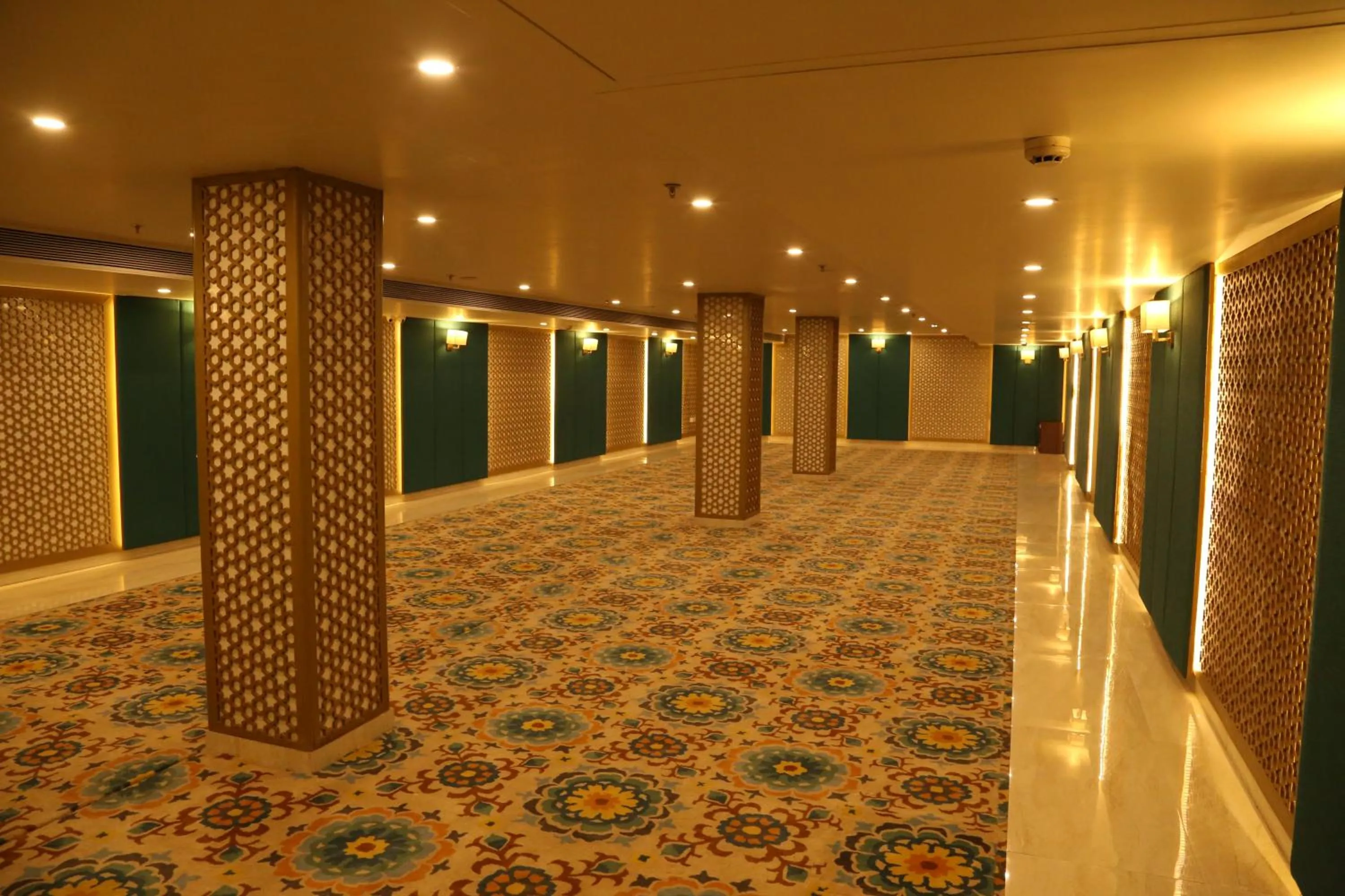 Property building in Comfort Inn Sapphire