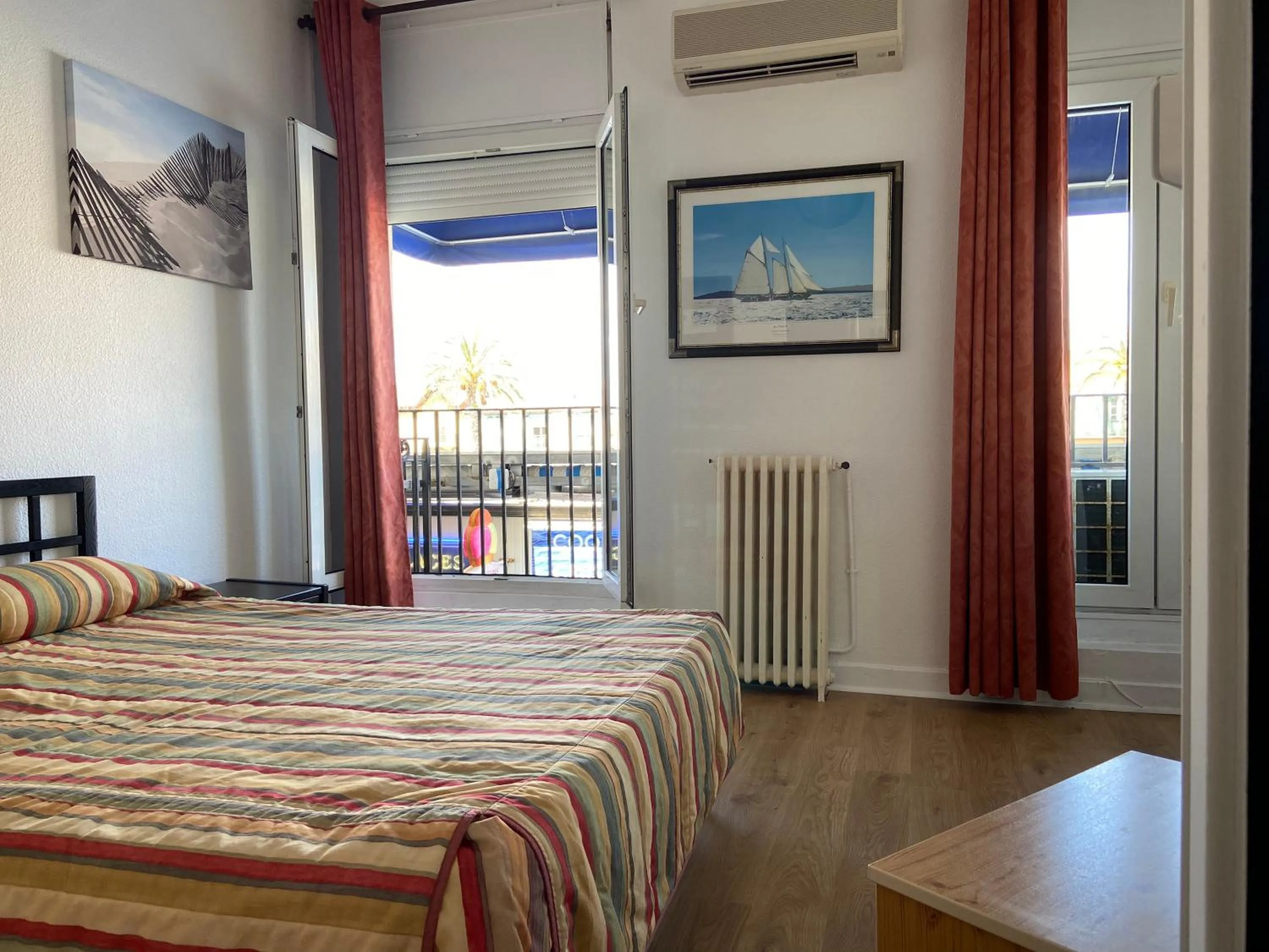 Bed in Hôtel Belle Vue d'Angleterre