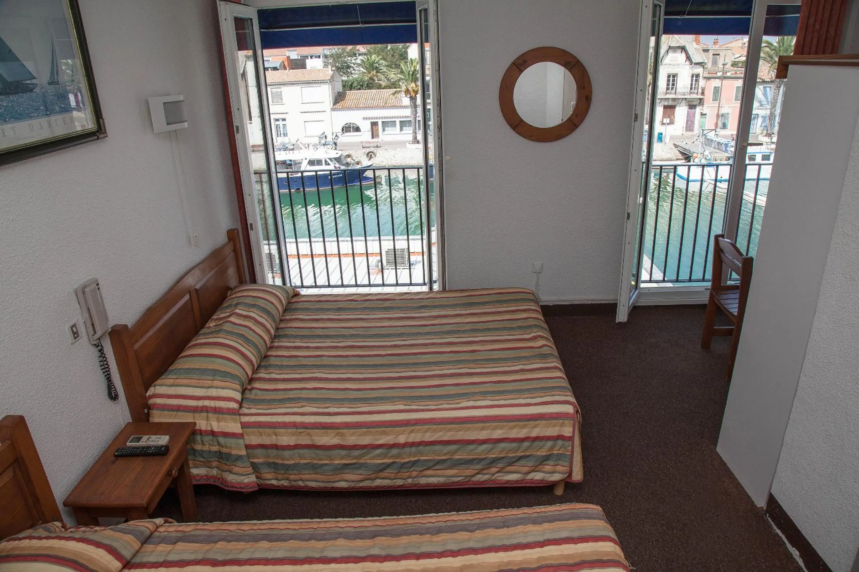 Bed in Hôtel Belle Vue d'Angleterre