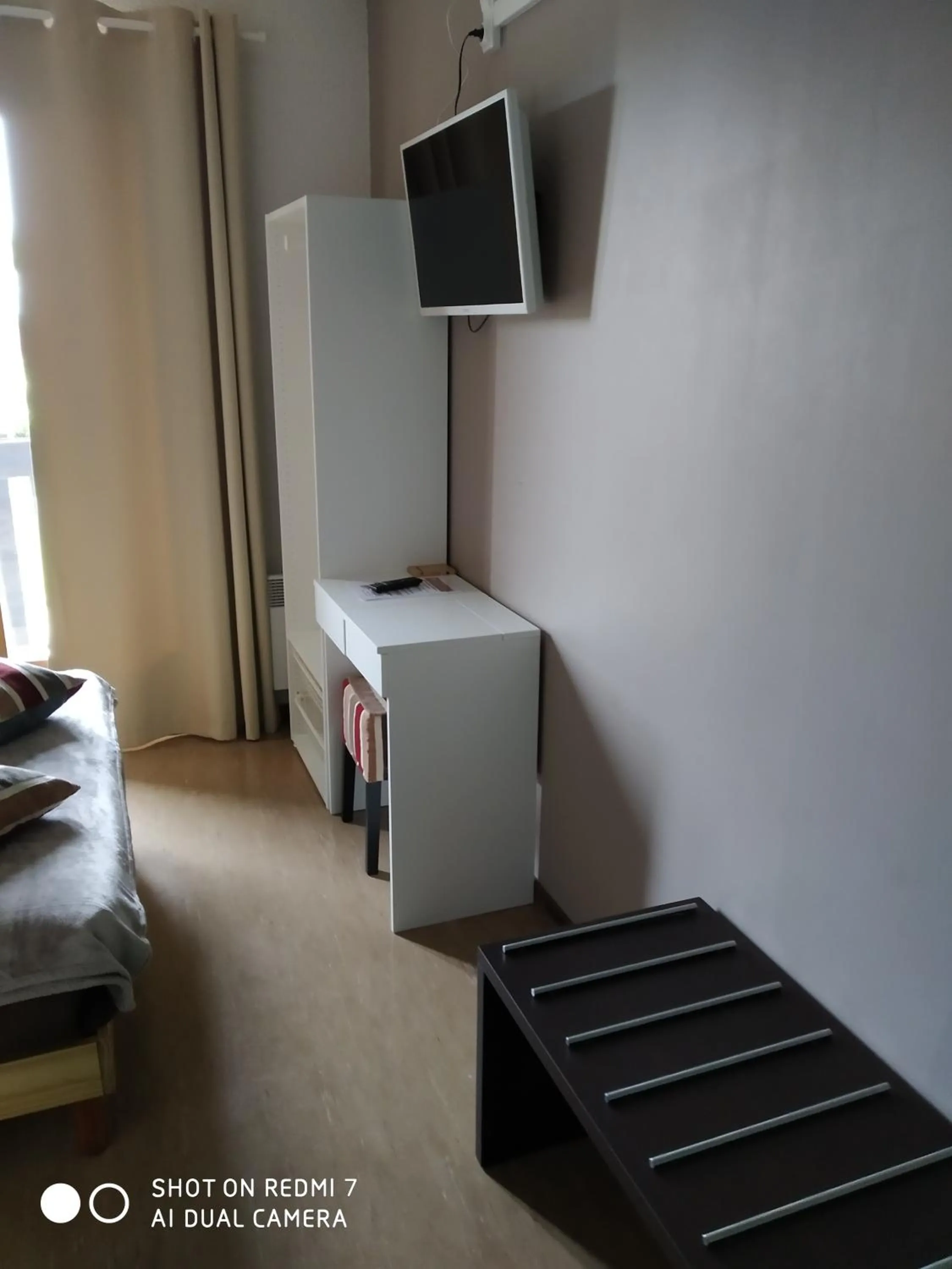 TV and multimedia in Chalet Hotel Les Marmottes 2 étoiles NN