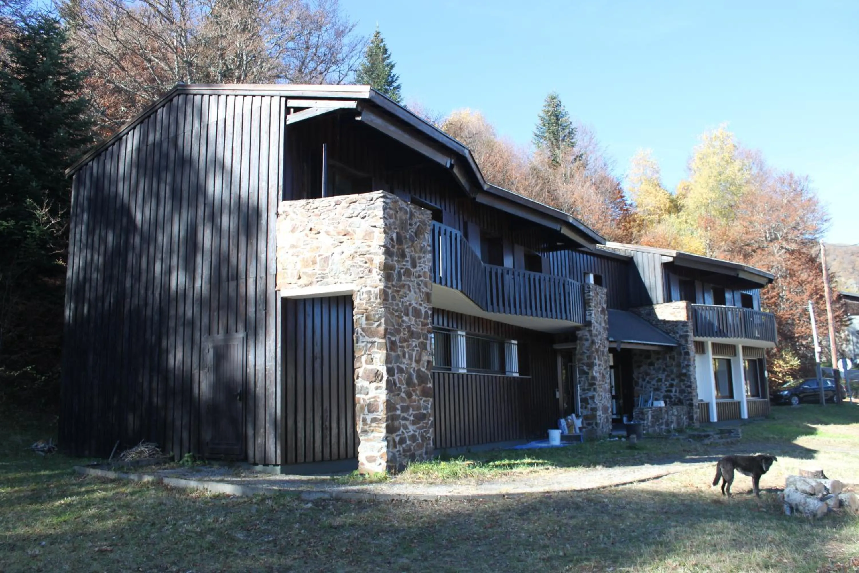 Property building in Chalet Hotel Les Marmottes 2 étoiles NN