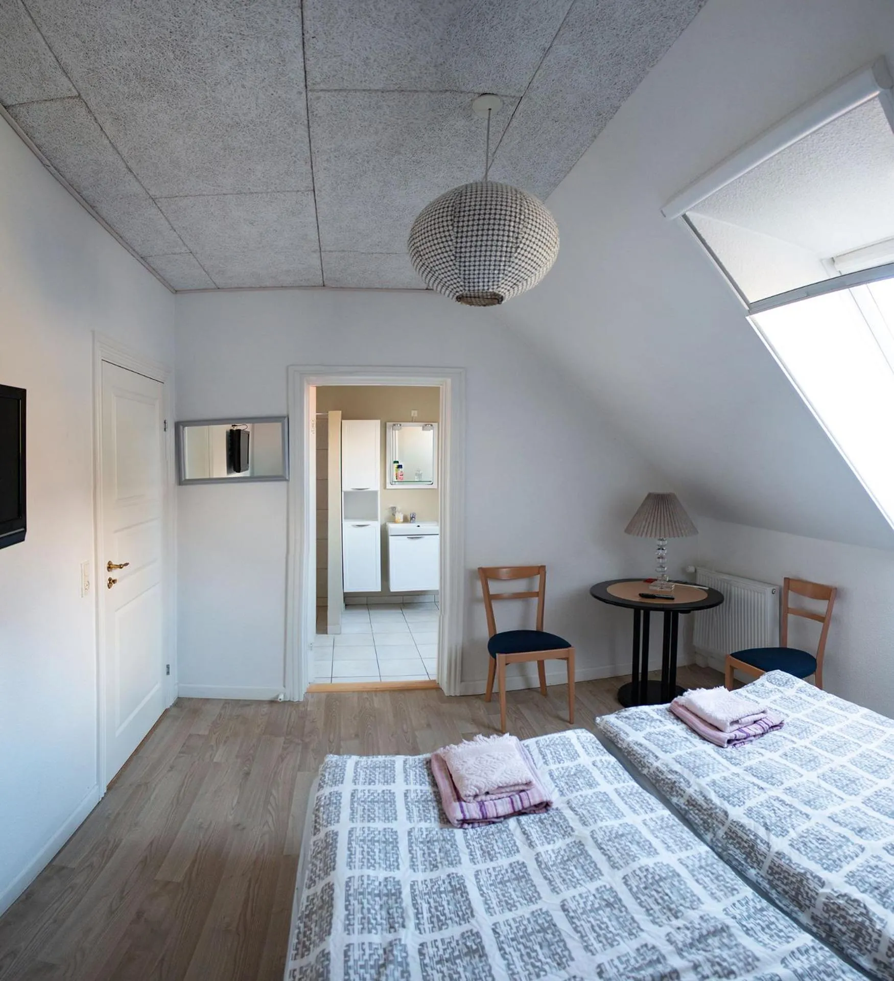Double Room with Private Bathroom - First Floor in Louiselund Bed & Breakfast
